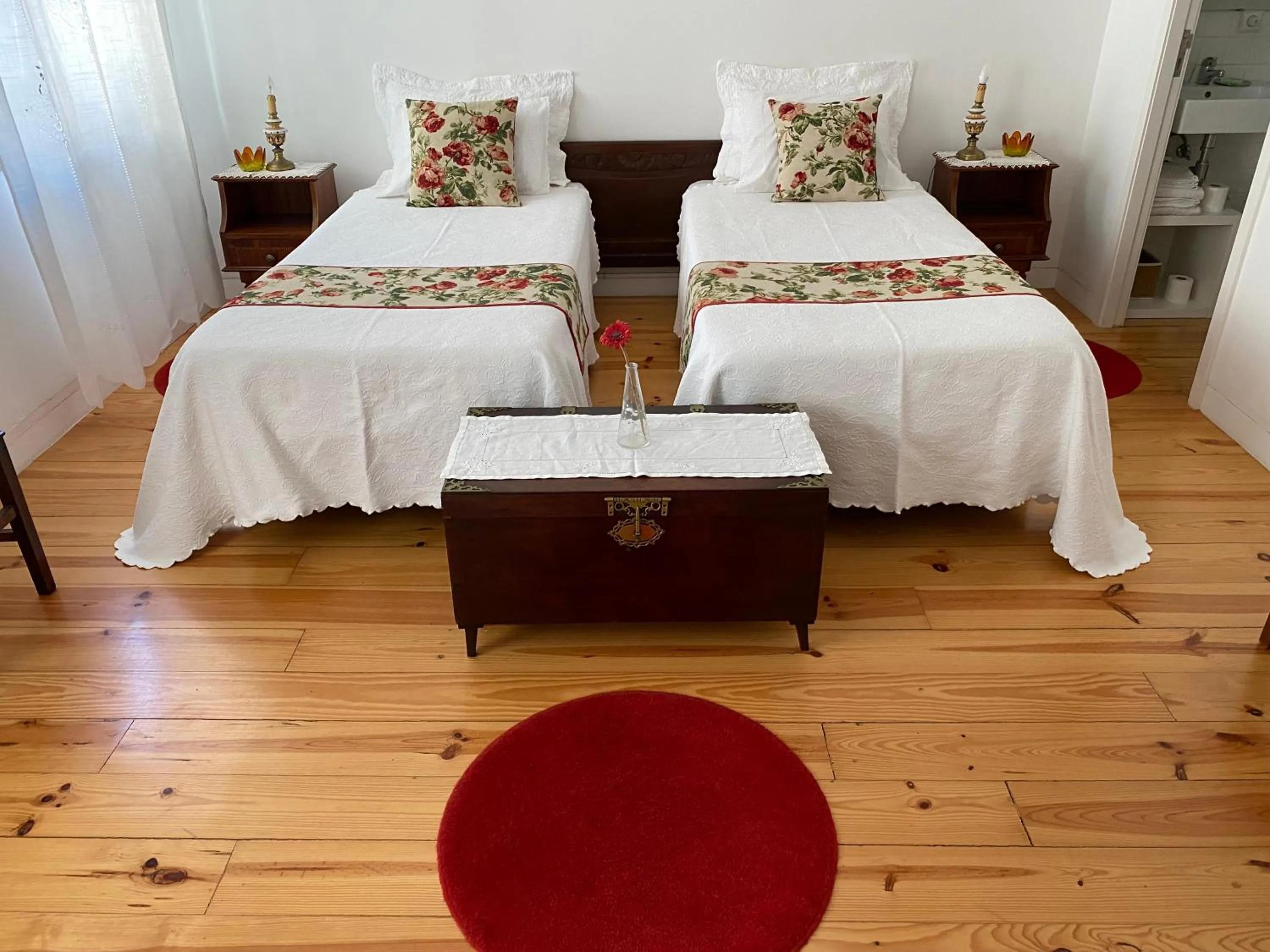 Photo of the whole room, Bed in Casa 45 Porto