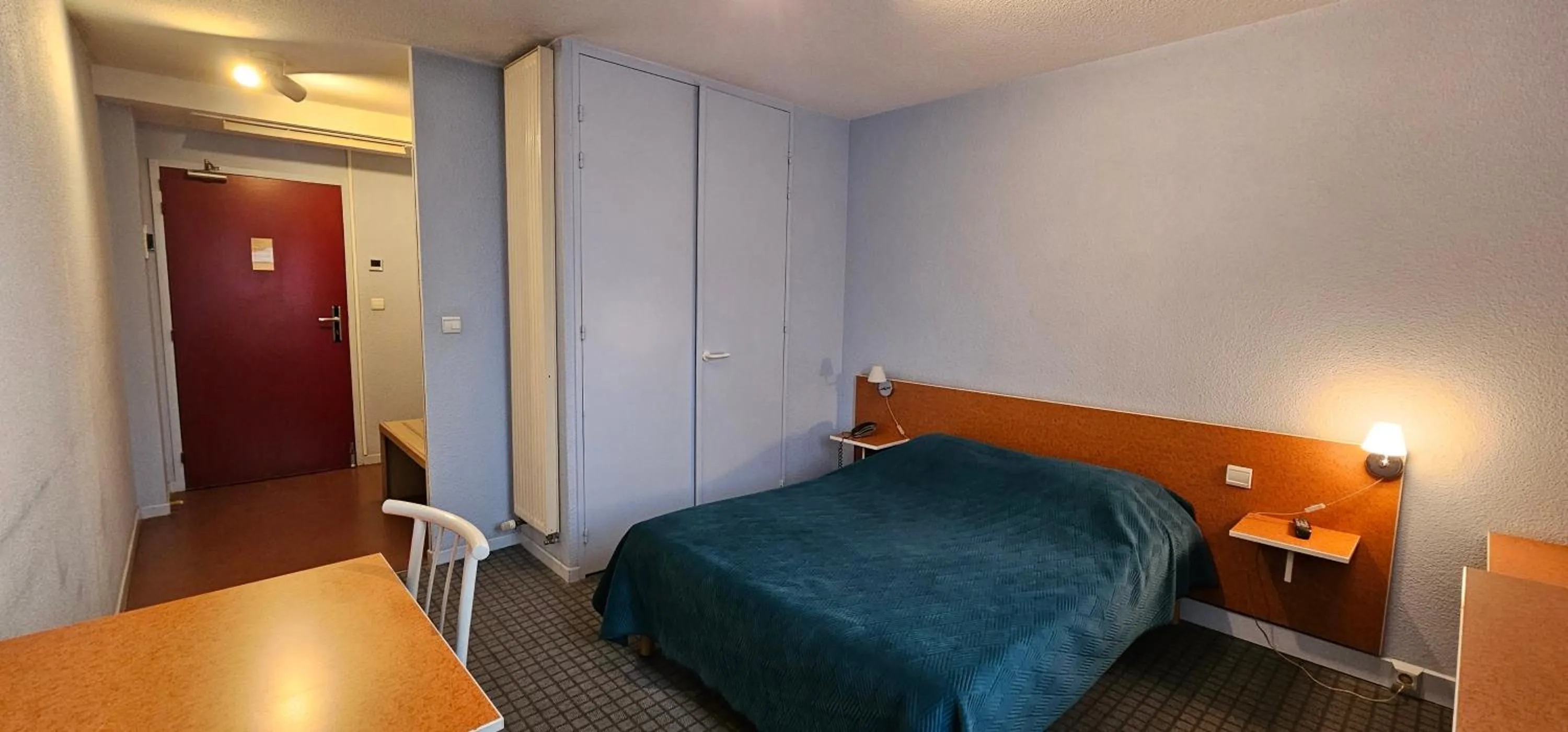 Bedroom, Bed in Hotel Lyon Sud, Pierre Benite, St Genis Laval