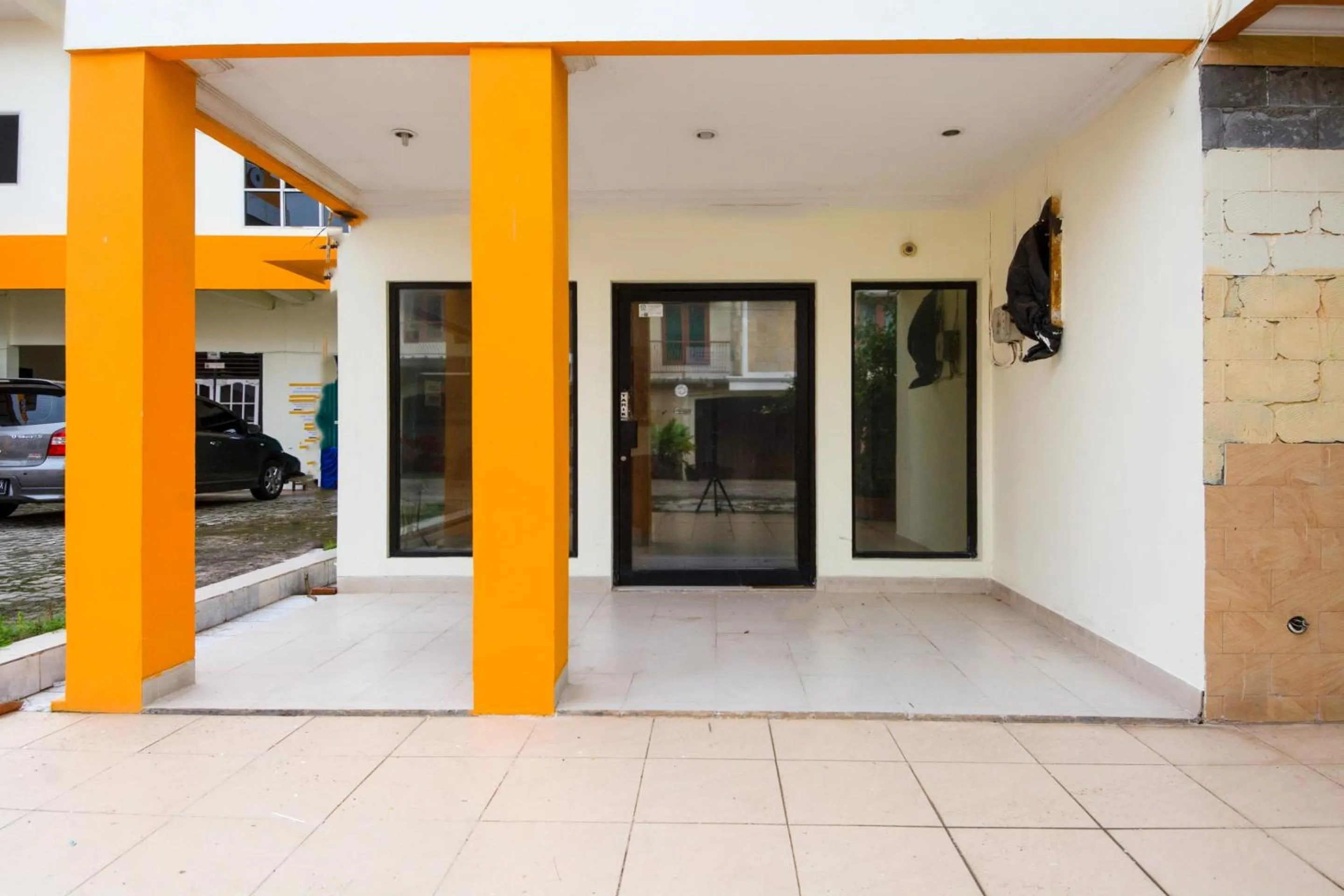 Facade/entrance in OYO 2025 Wisma Musdalifa