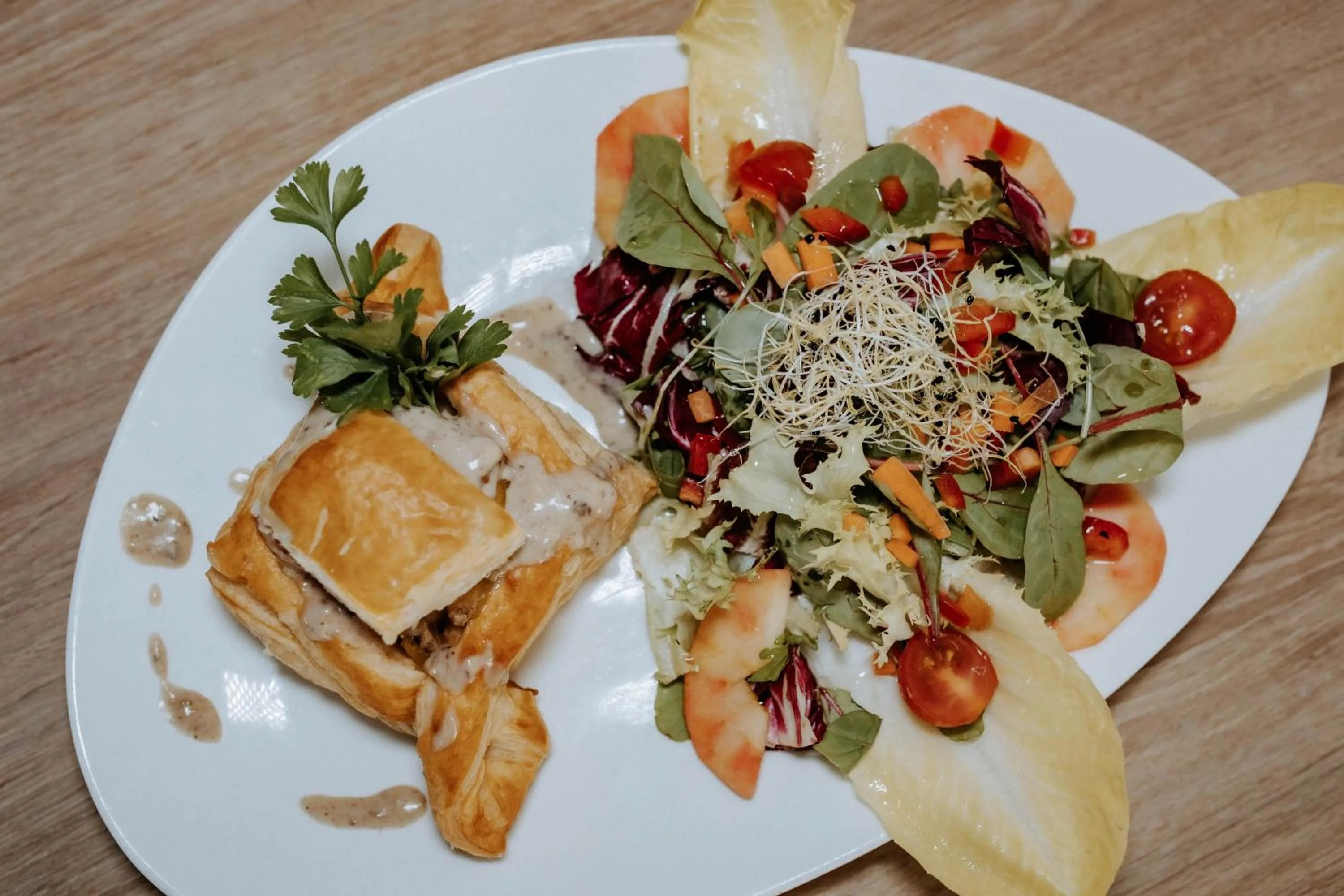 Restaurant/places to eat in Hôtel De France