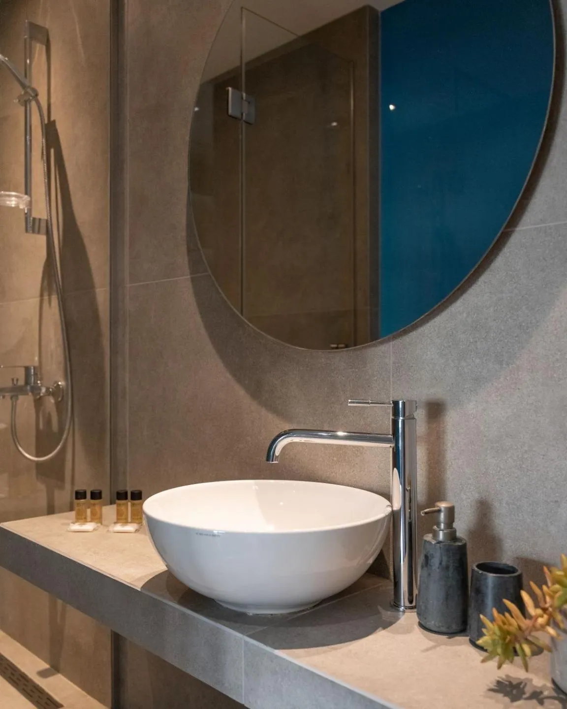 Bathroom in Urban Stripes Athens