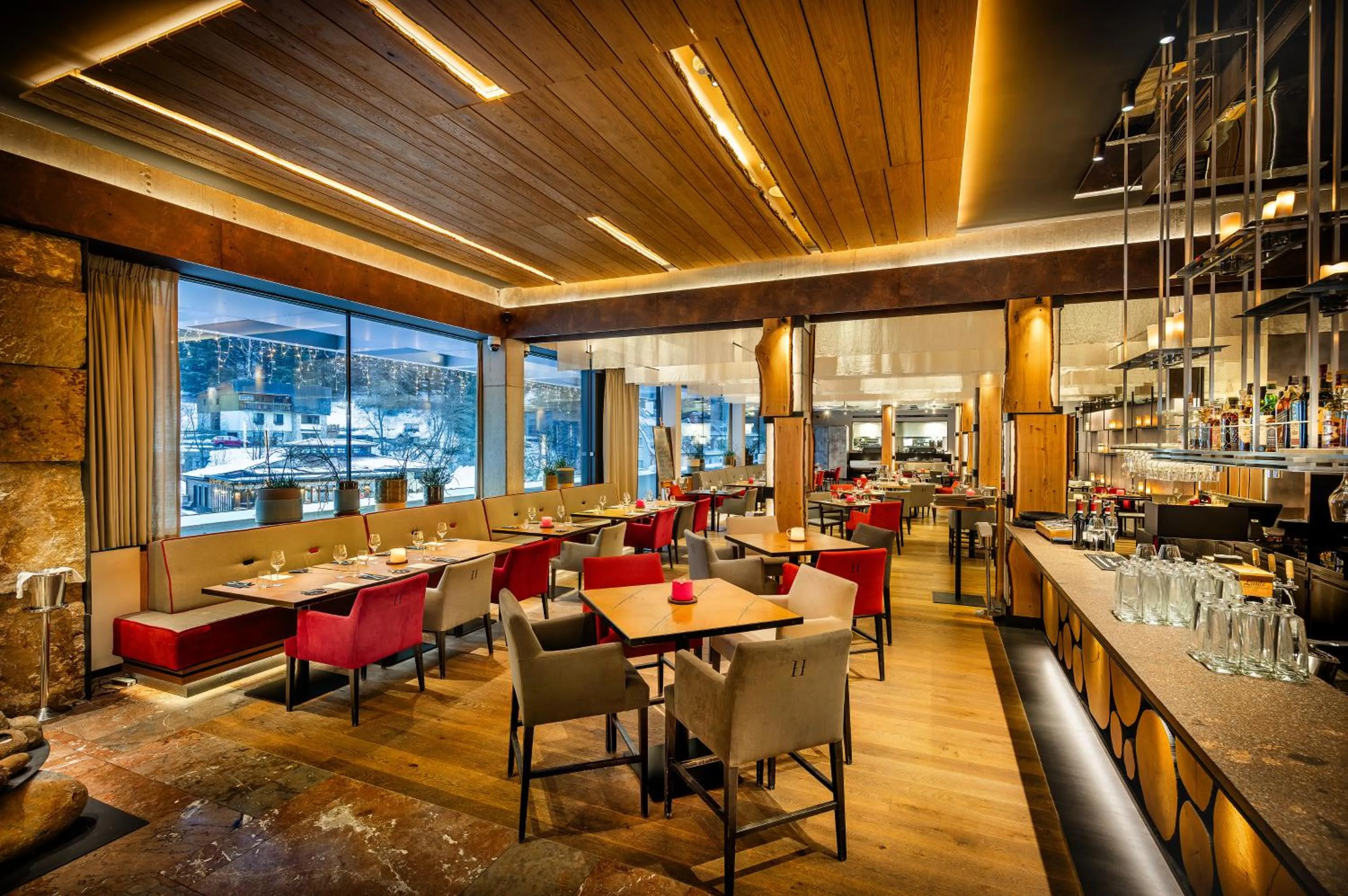 Restaurant/places to eat in Grand Hotel Hradec