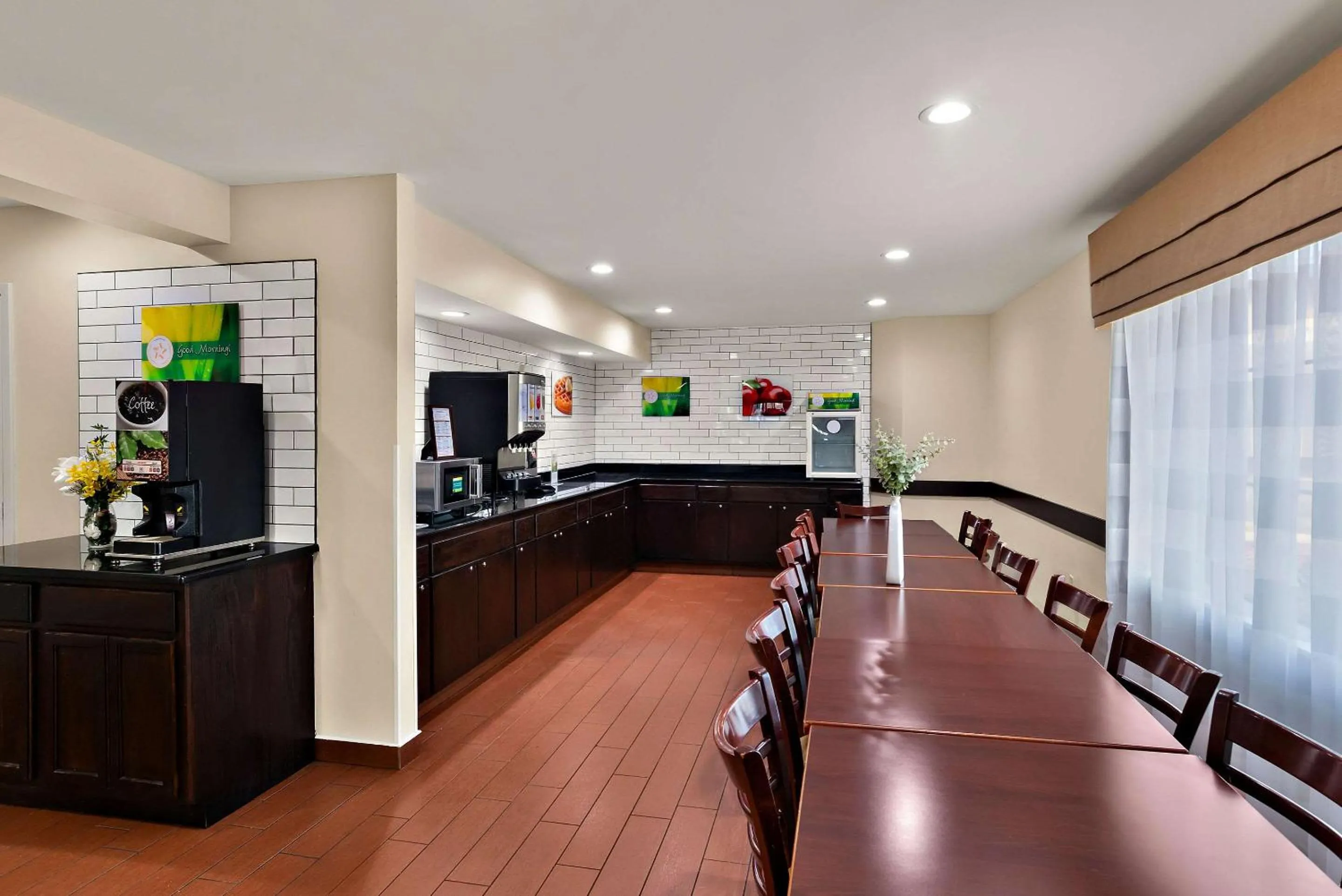 Breakfast in Quality Inn Memphis Northeast near I-40