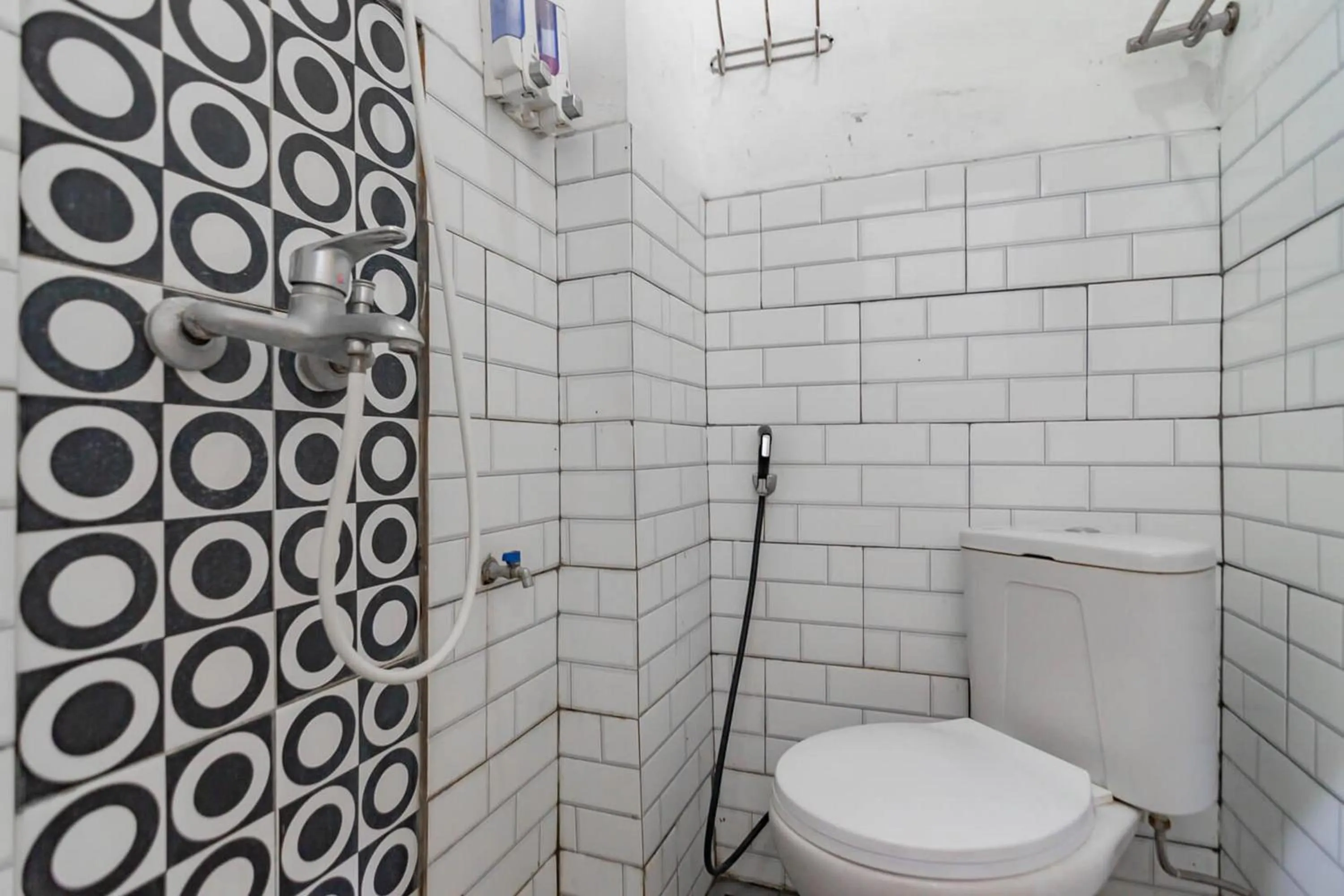 Bathroom in Wisma Vandera Syariah Garut Mitra RedDoorz