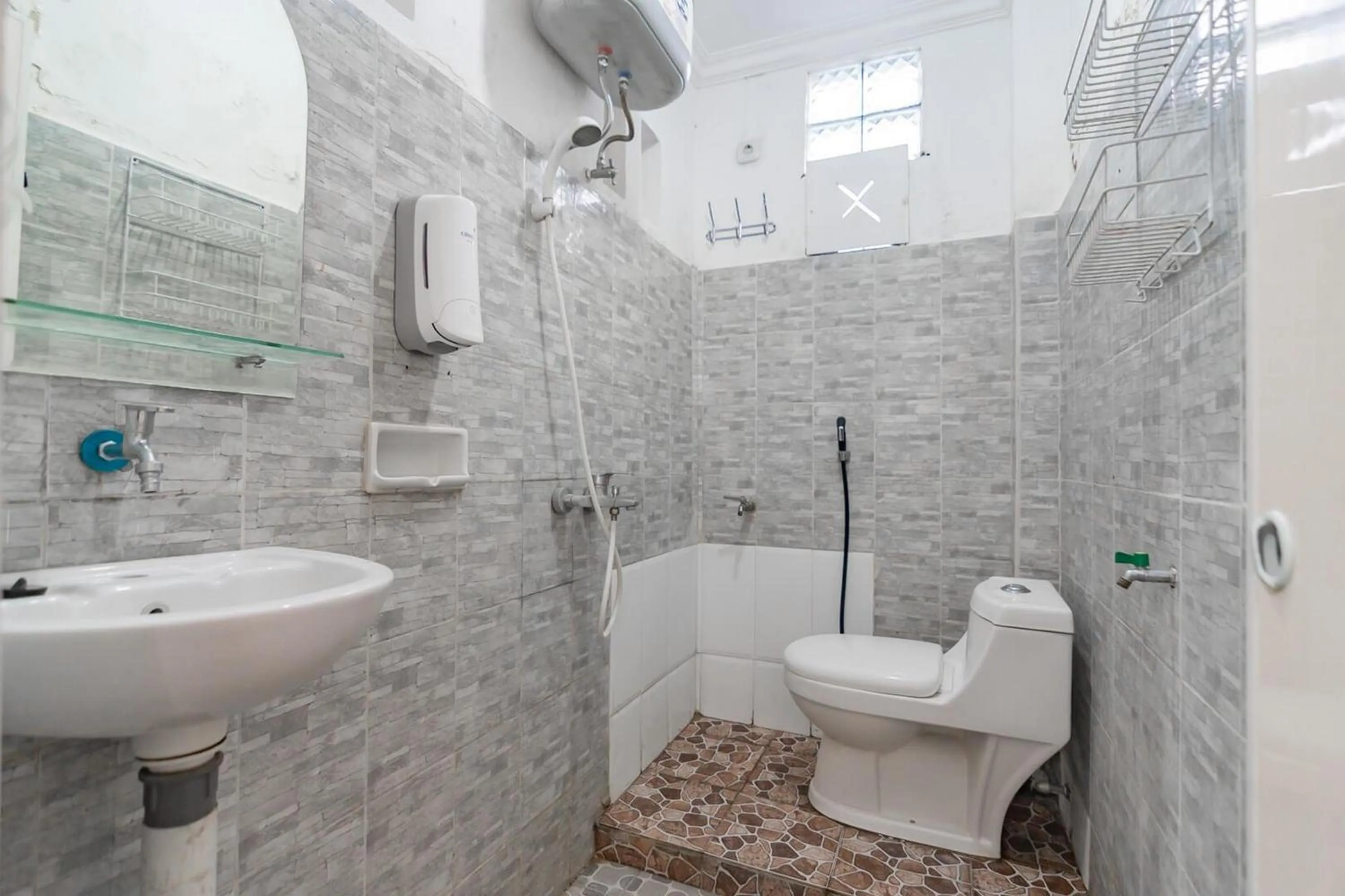 Bathroom in Wisma Vandera Syariah Garut Mitra RedDoorz