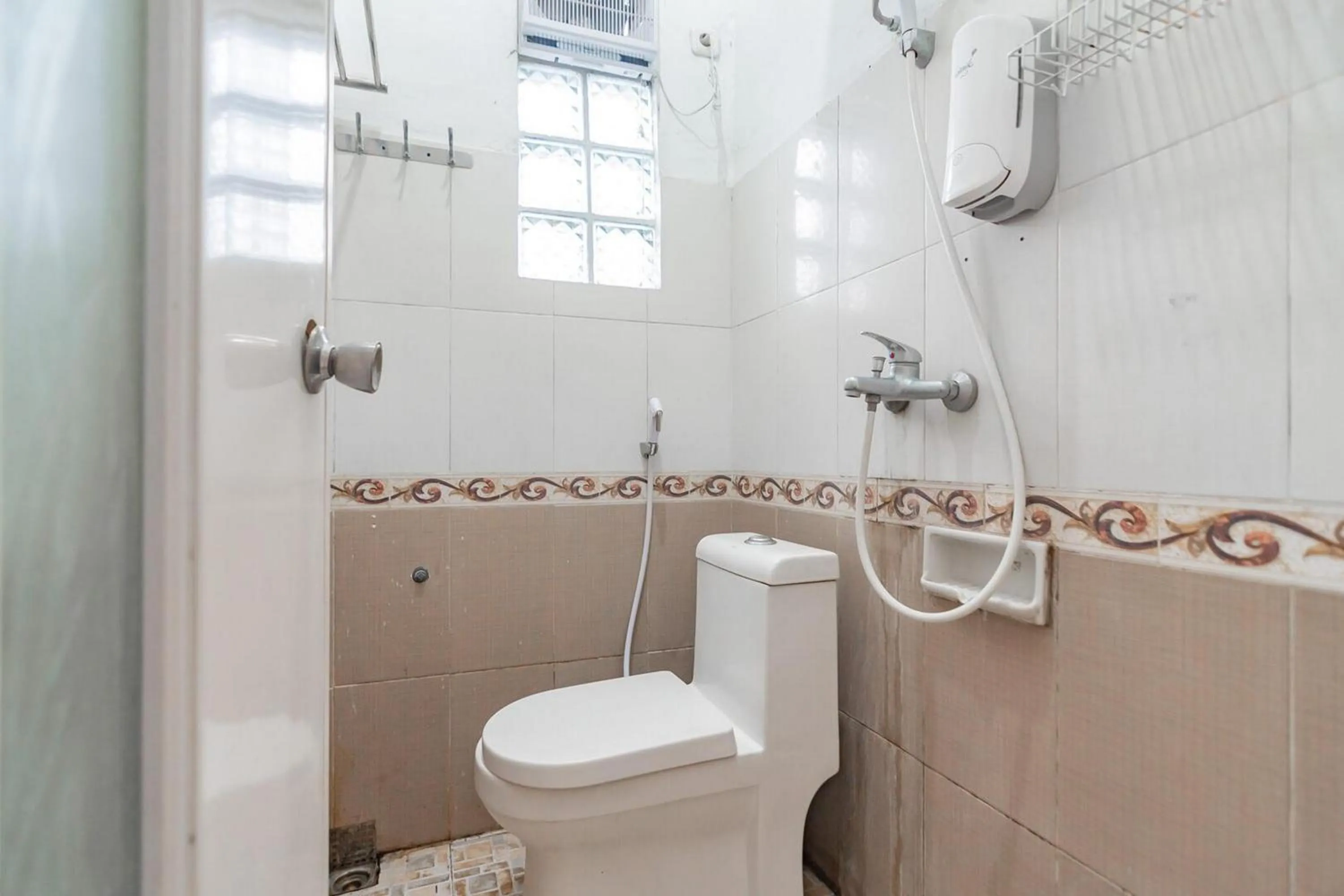 Bathroom in Wisma Vandera Syariah Garut Mitra RedDoorz