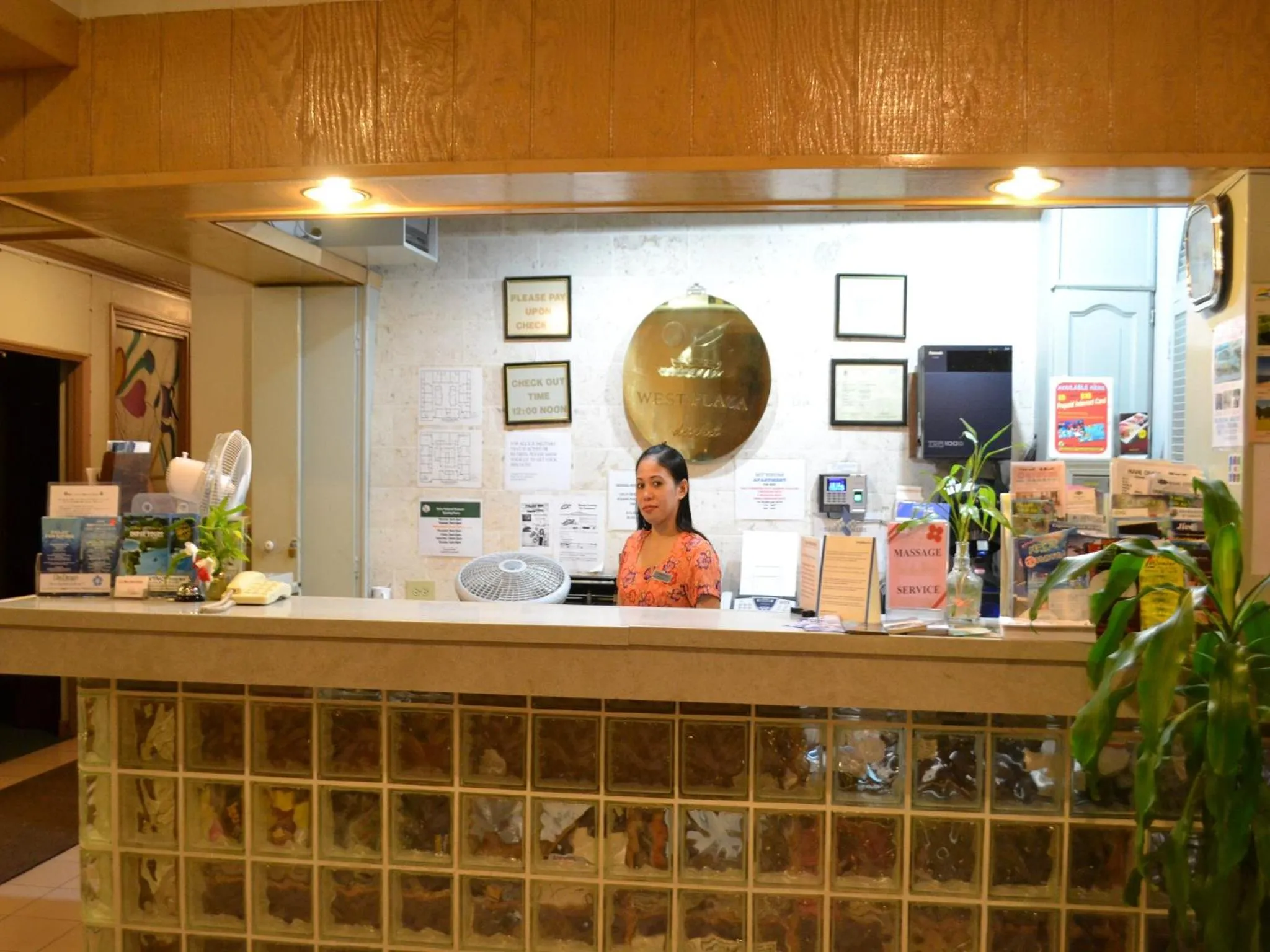 Lobby or reception in West Plaza Desekel