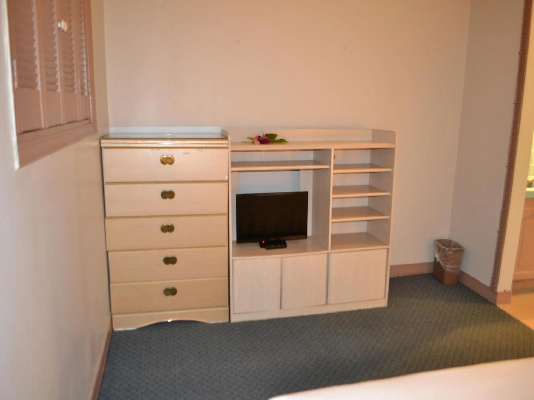 Bedroom in West Plaza Desekel