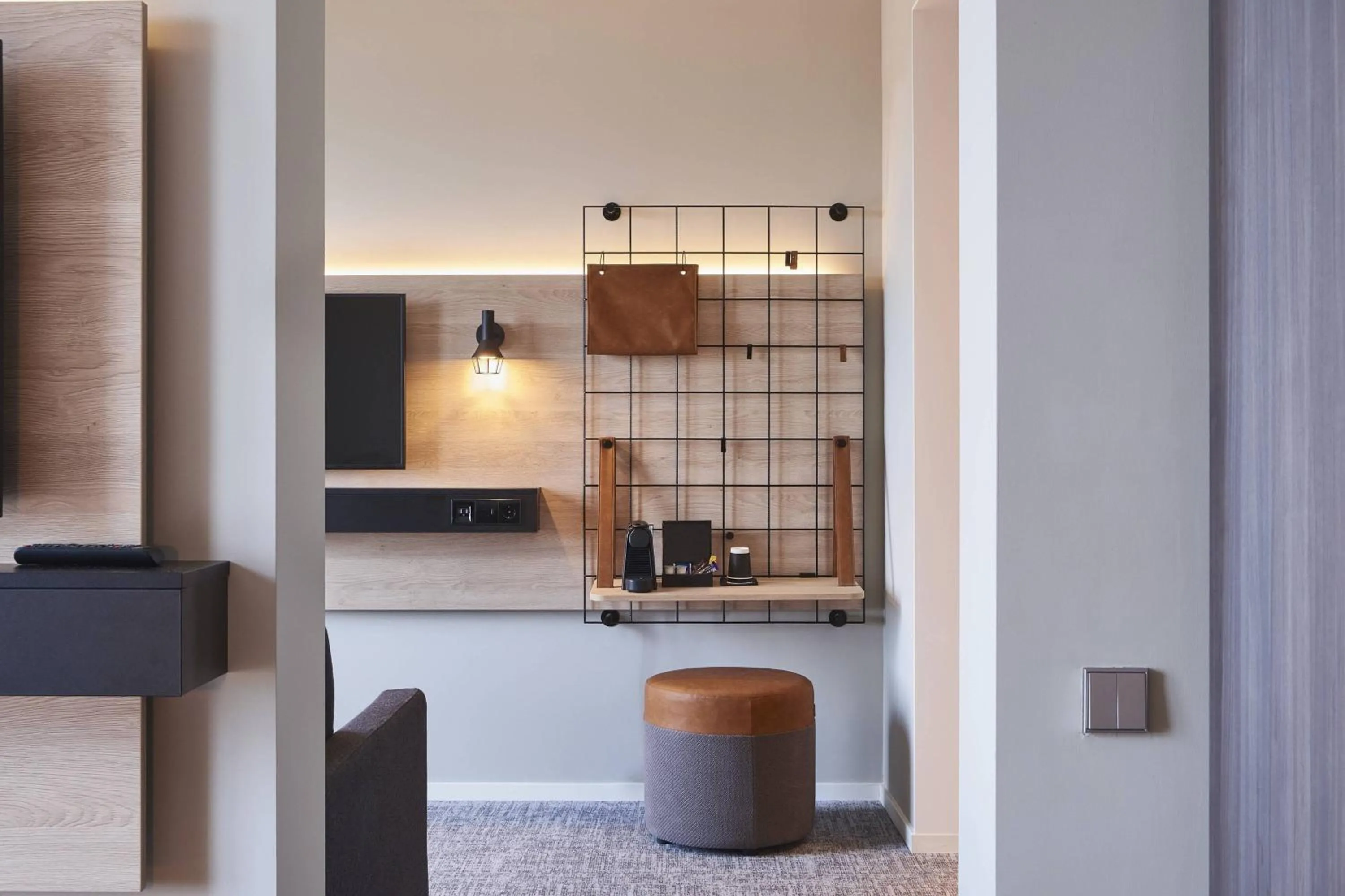 Photo of the whole room in Moxy Birmingham NEC