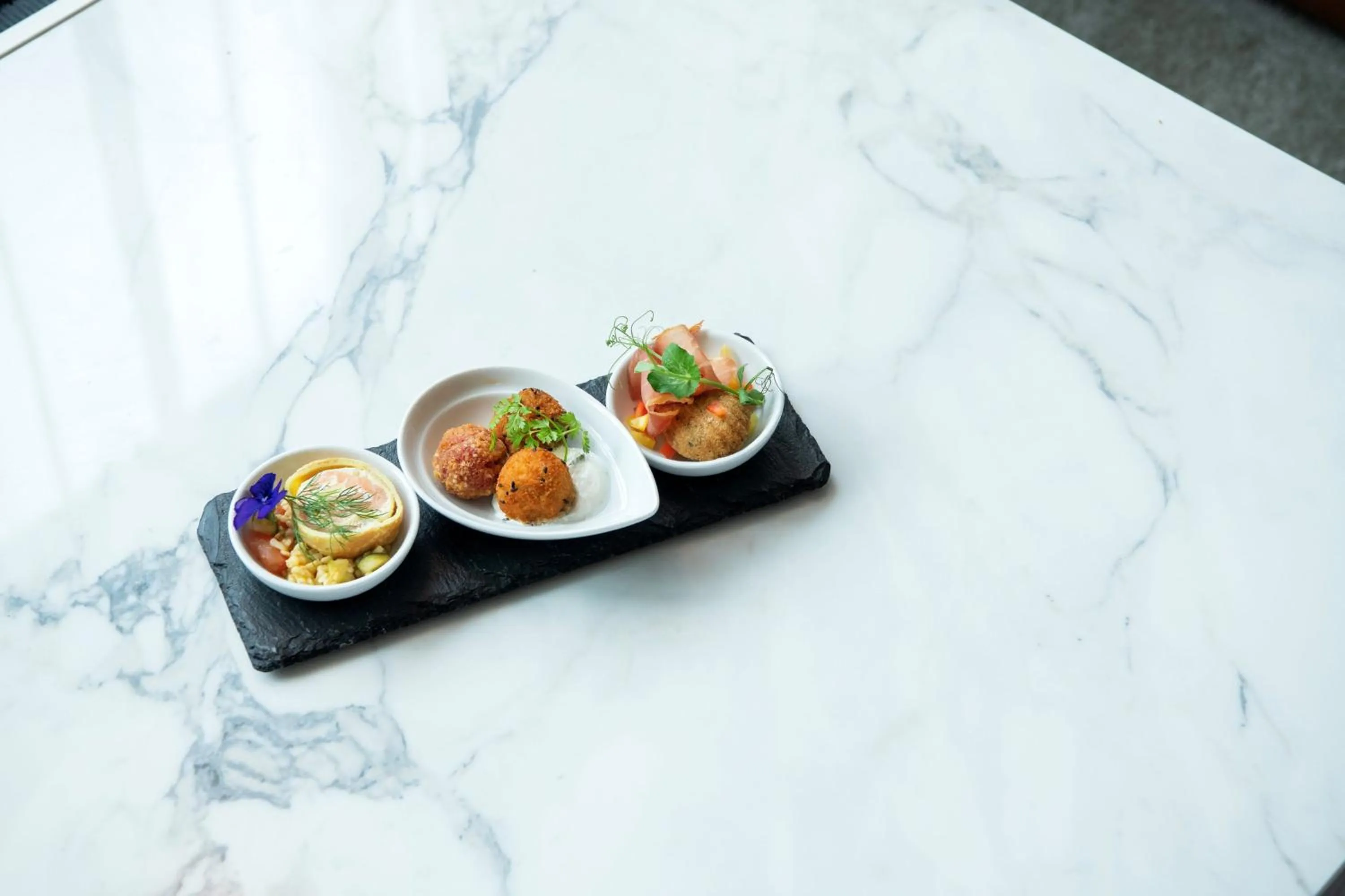 Lounge or bar in Frankfurt Airport Marriott Hotel