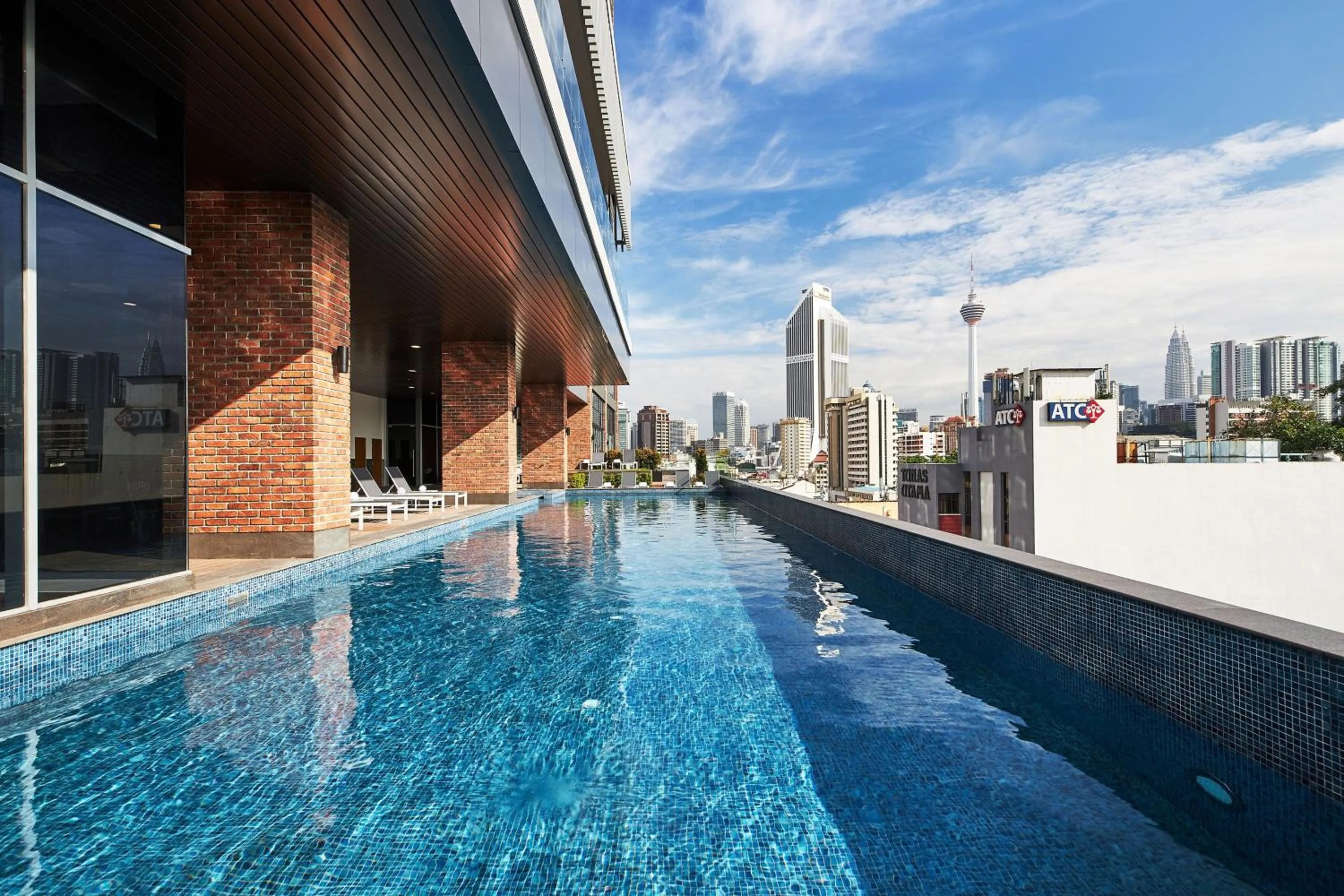 Swimming pool in Four Points by Sheraton Kuala Lumpur, Chinatown