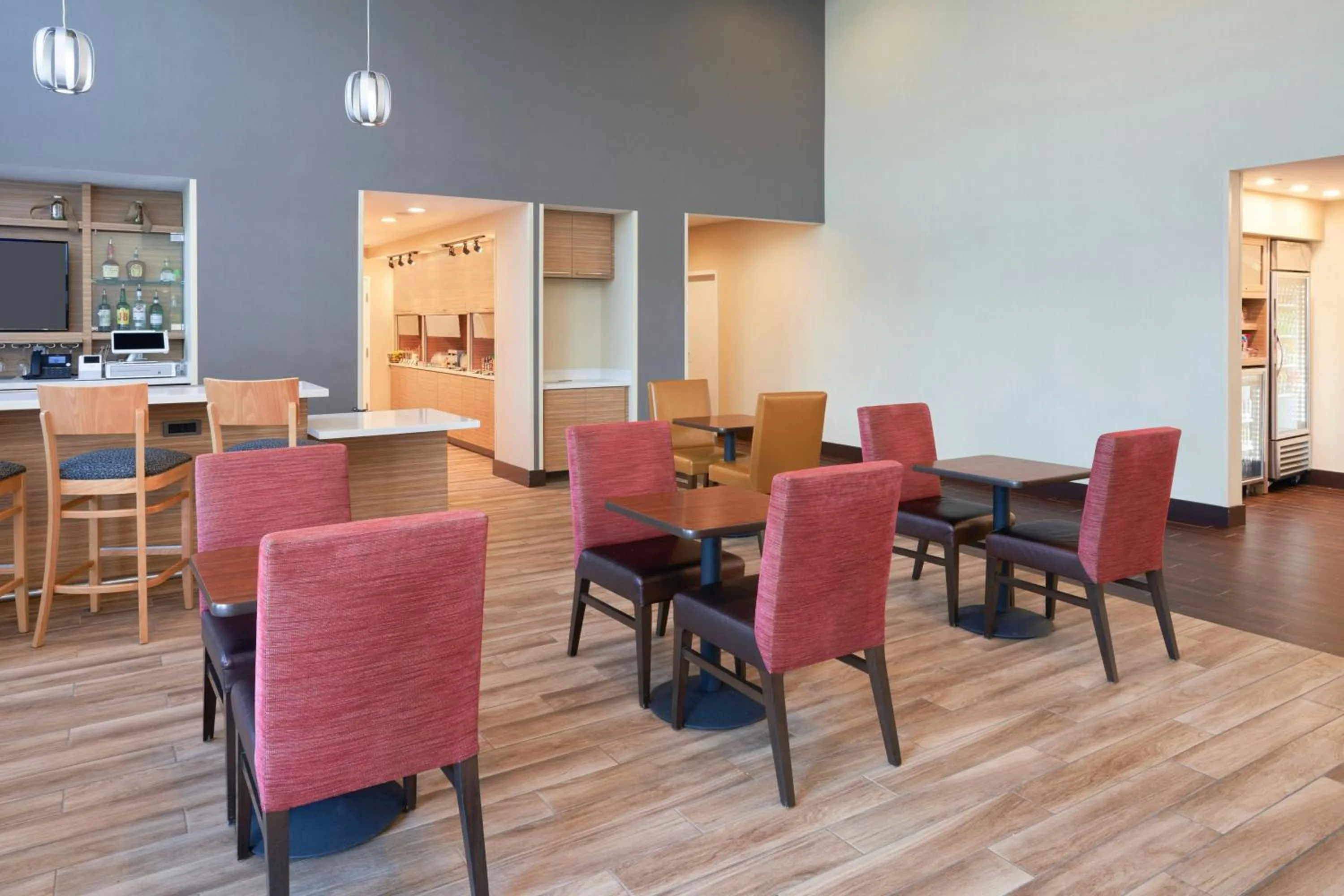 Breakfast in TownePlace Suites Miami Kendall West