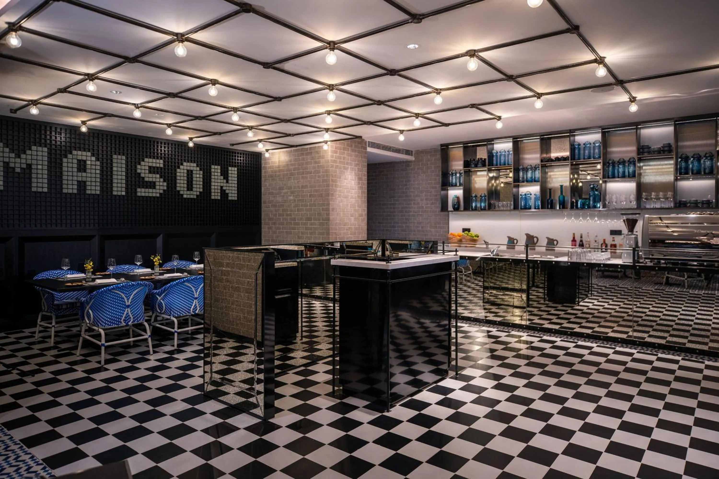 Restaurant/places to eat in Renaissance Nanning Hotel