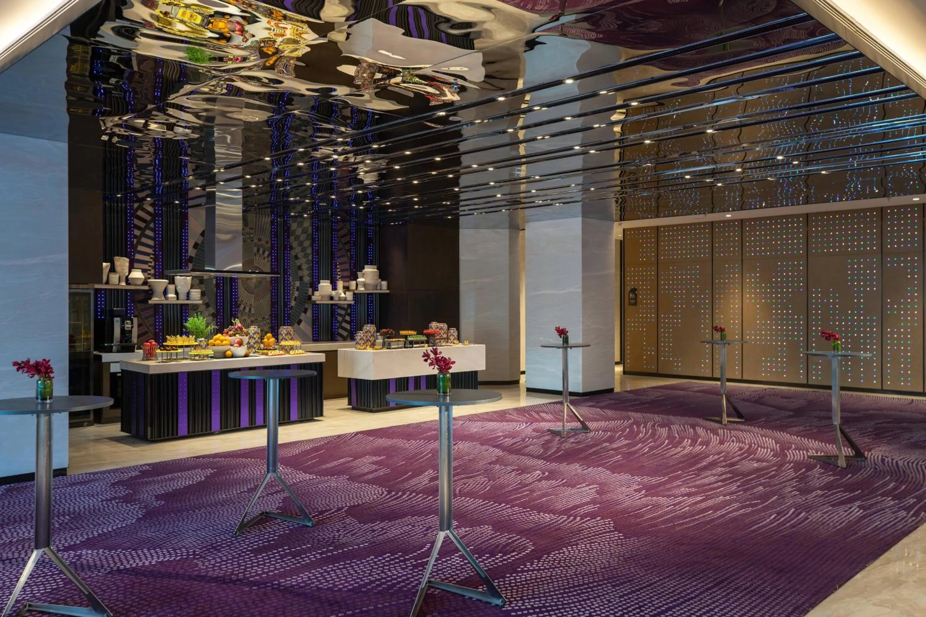 Meeting/conference room in Renaissance Nanning Hotel