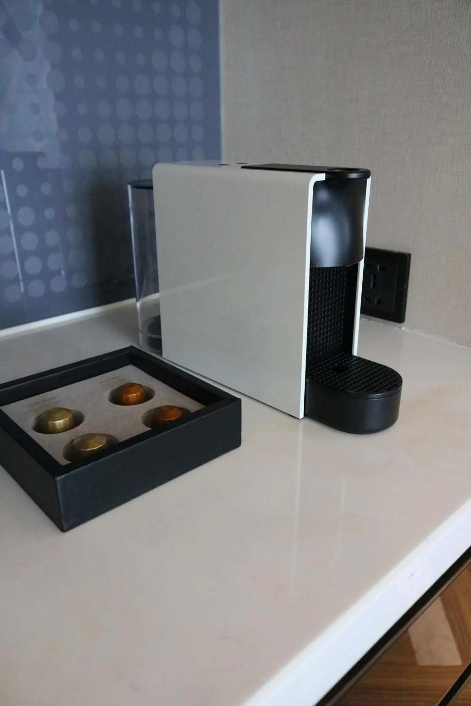 Coffee/tea facilities in Renaissance Nanning Hotel