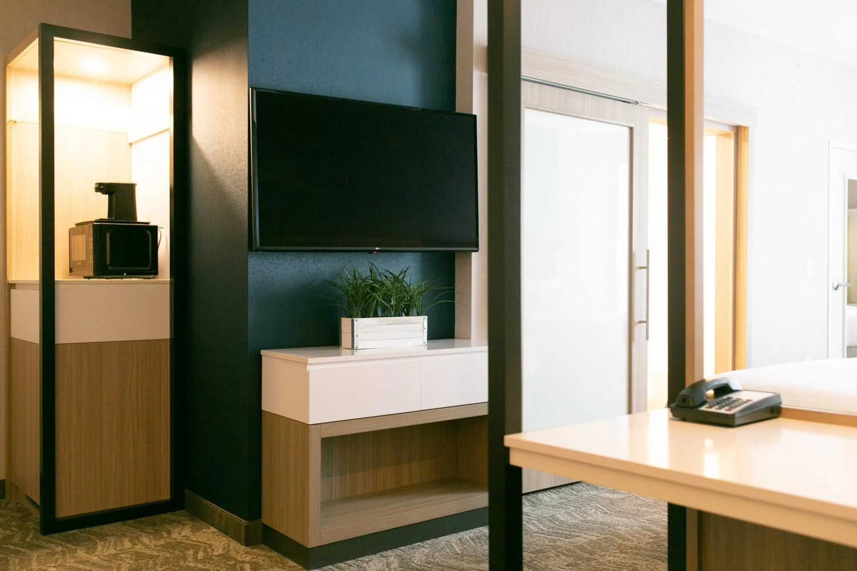 Photo of the whole room in SpringHill Suites by Marriott South Bend Notre Dame Area