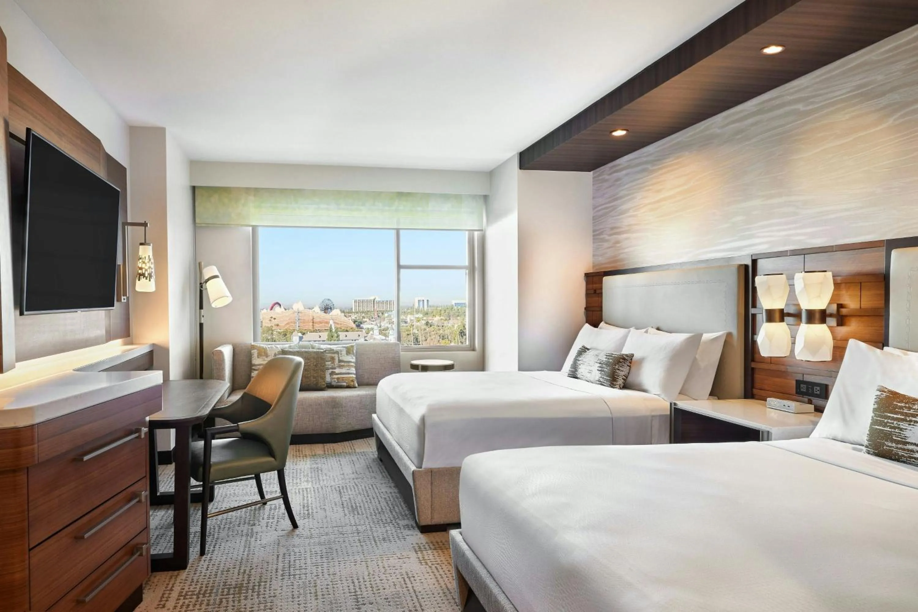 Photo of the whole room, Bed in JW Marriott, Anaheim Resort