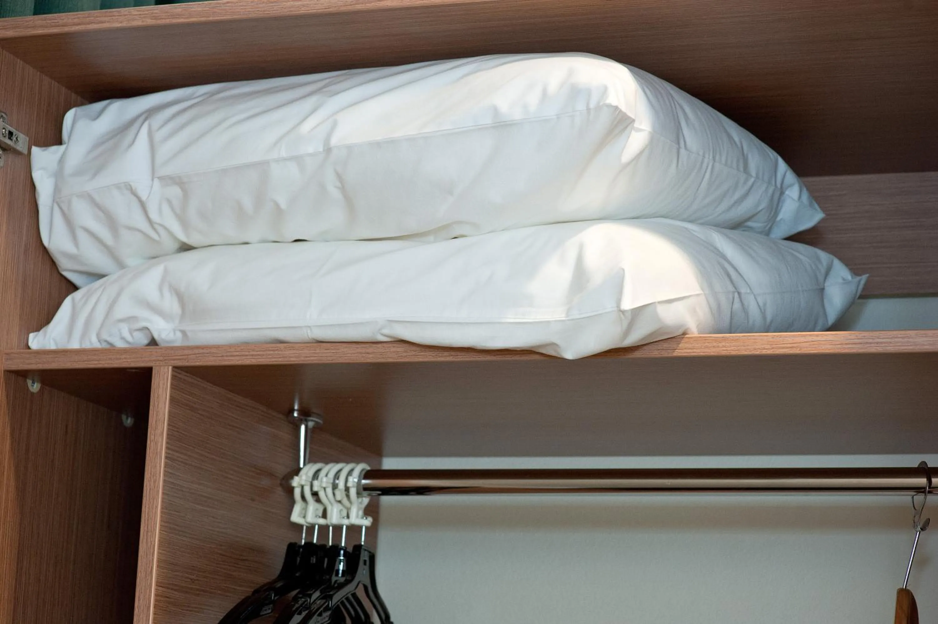 Other, Bed in Colonial Terrace Motor Inn