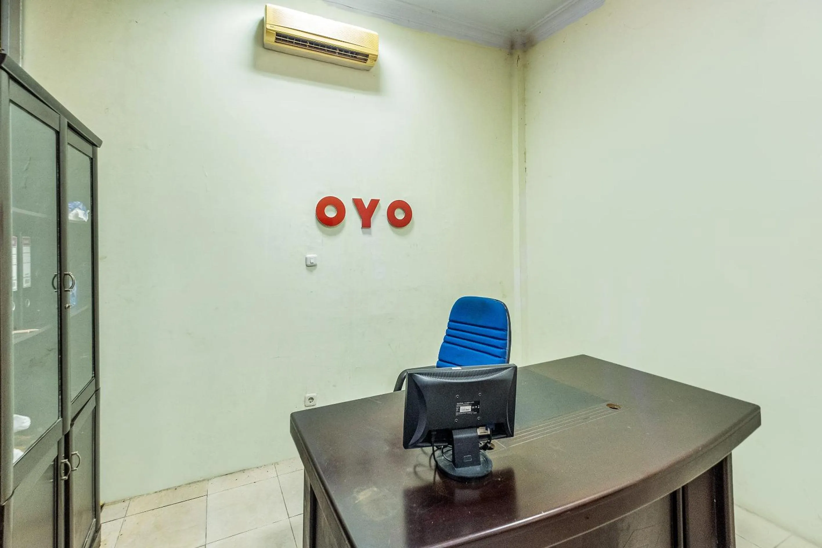 Lobby or reception in OYO 1906 Zhafira Guest House Syariah