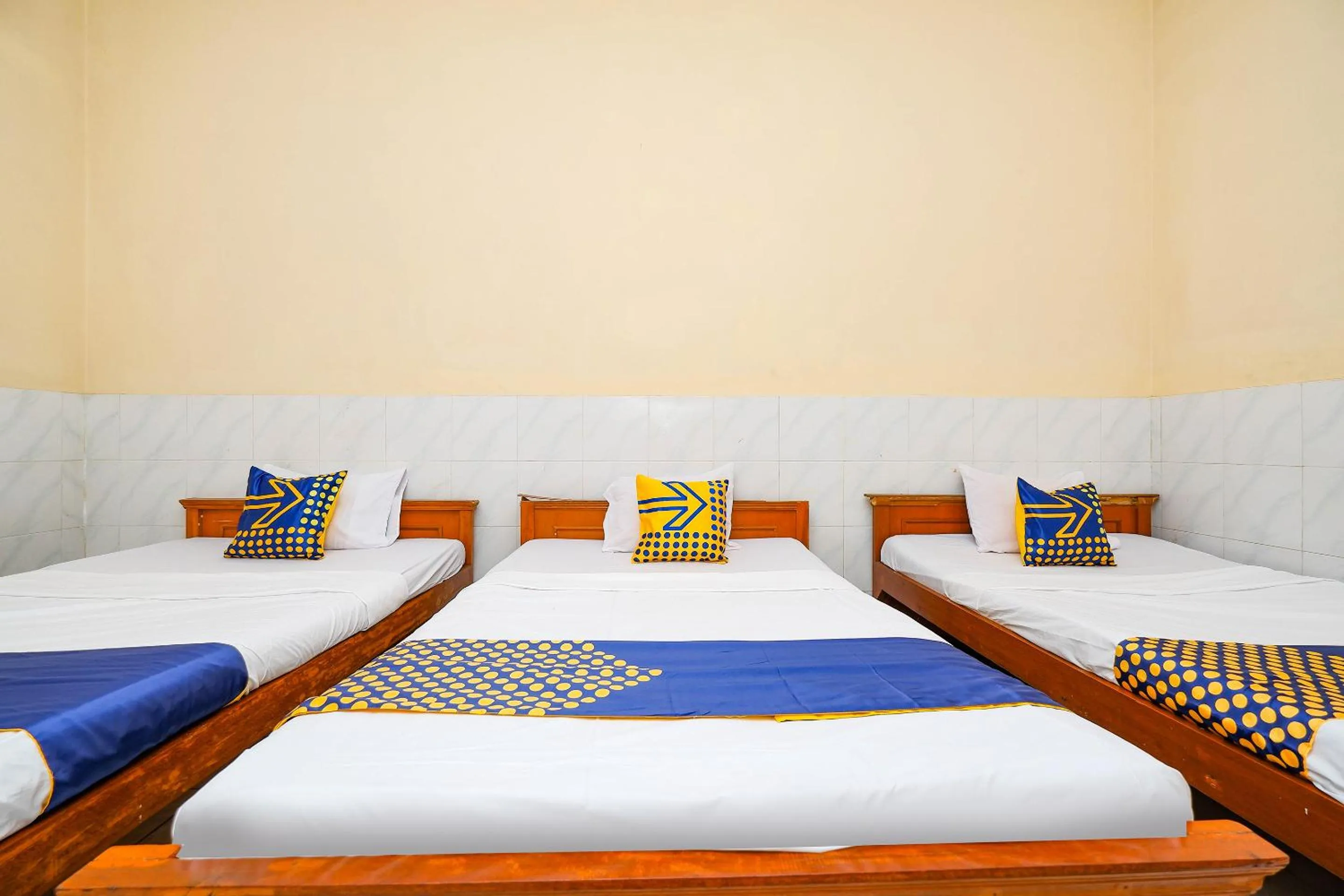 Bedroom in SPOT ON 2011 Hotel Mekar Sari