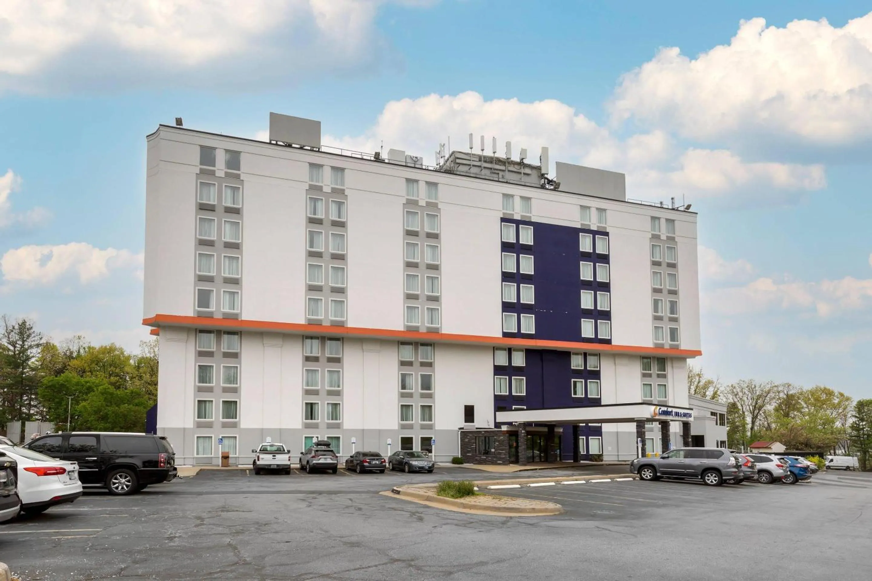 Property building in Comfort Inn & Suites Alexandria West