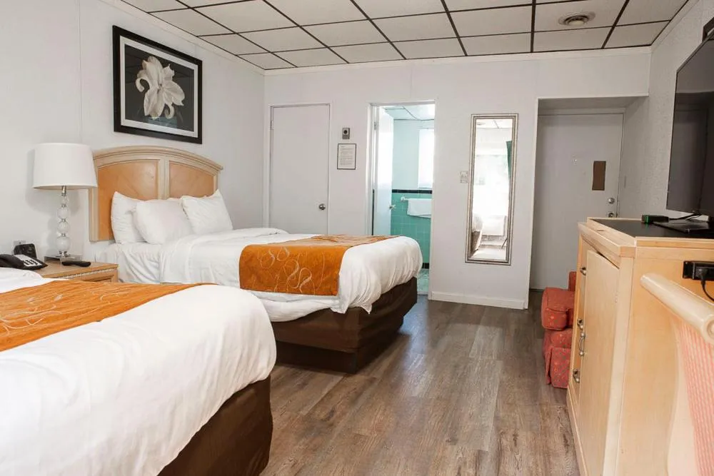 Bed in Bedford Motel