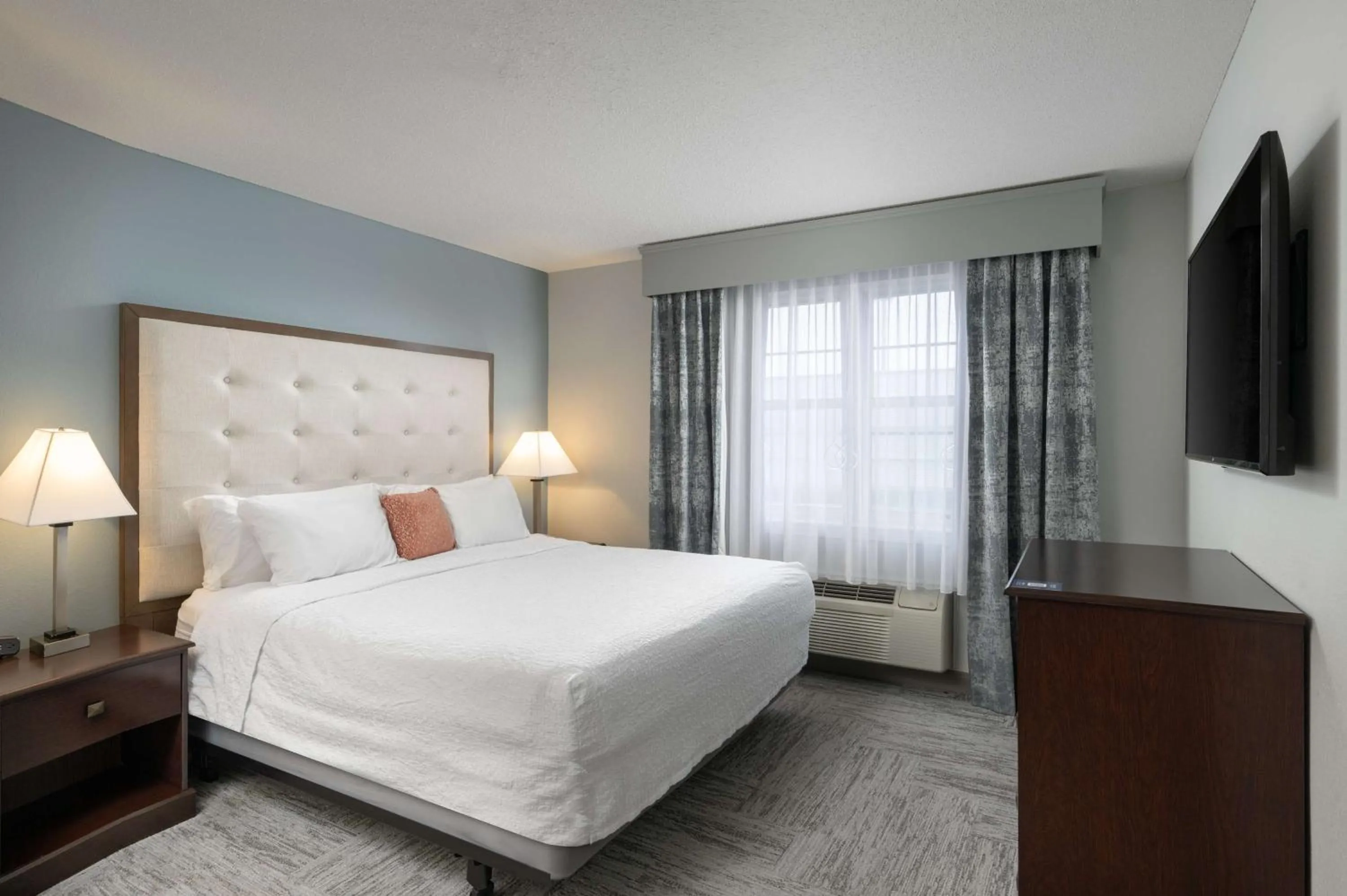 Bed in Homewood Suites by Hilton Boston/Andover
