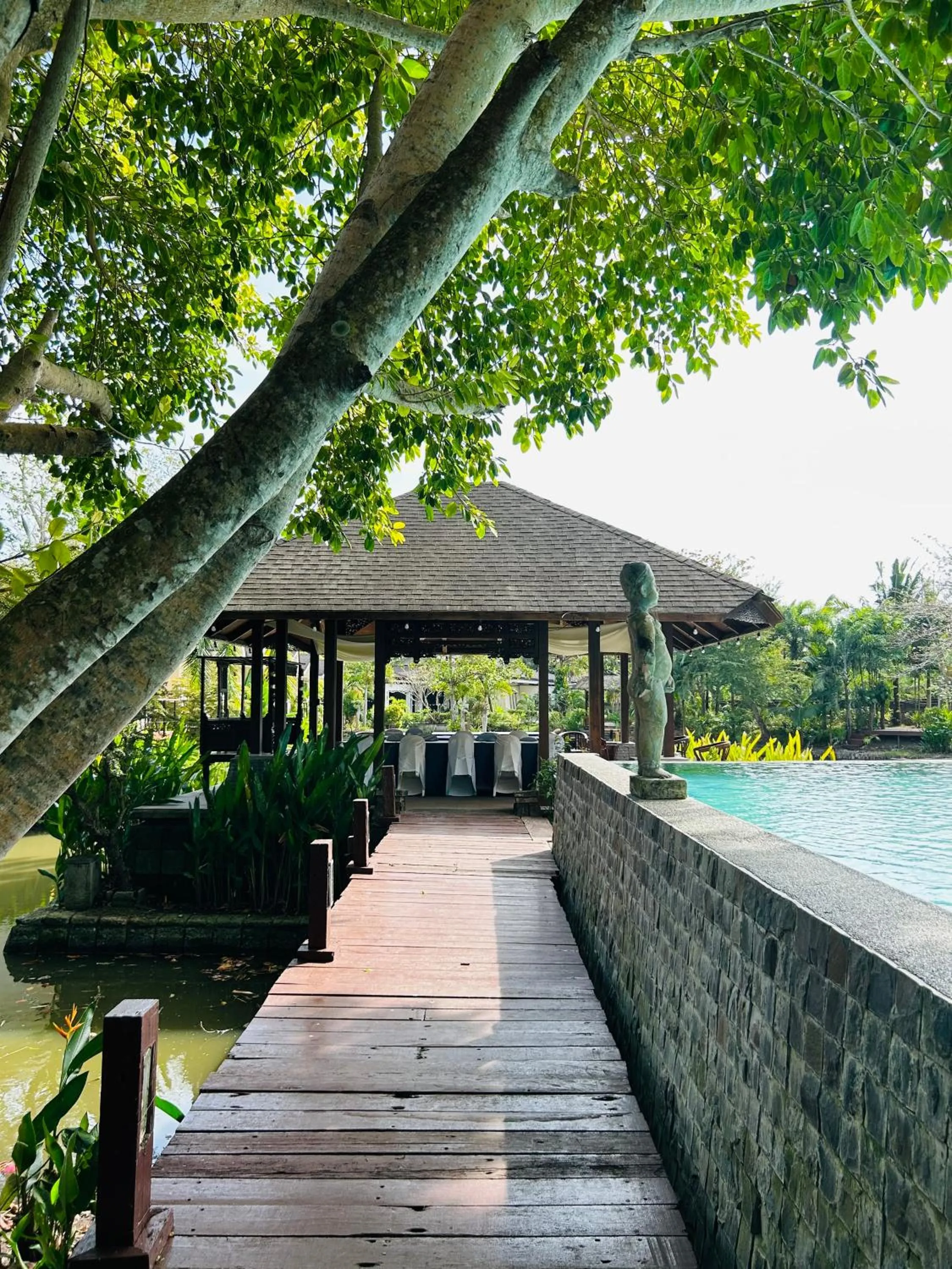 Swimming pool in Sheridan Boutique Resort Iloilo