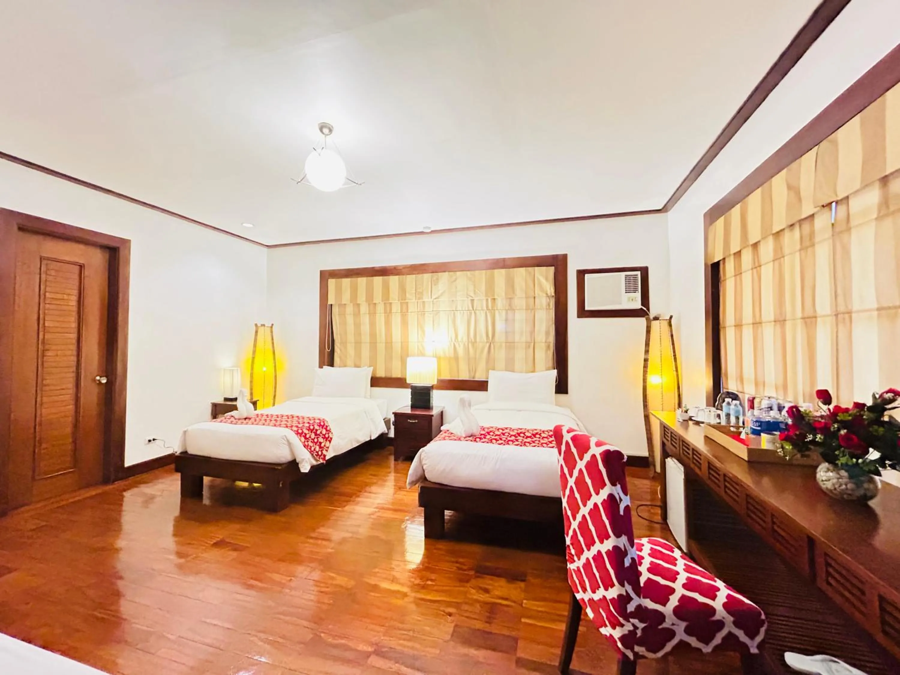 Bedroom, Bed in Sheridan Boutique Resort Iloilo