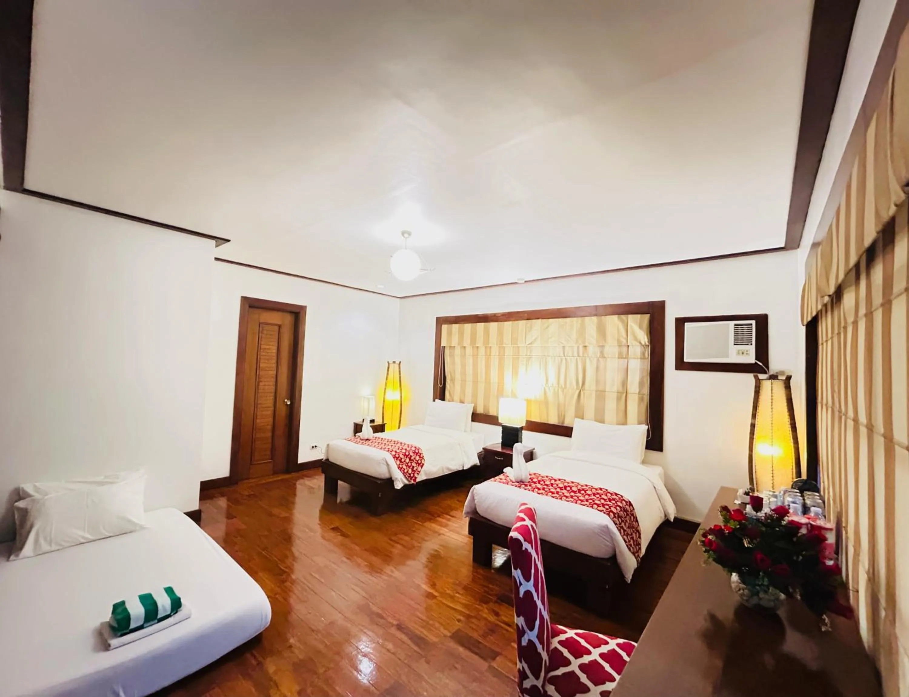 Bedroom, Bed in Sheridan Boutique Resort Iloilo