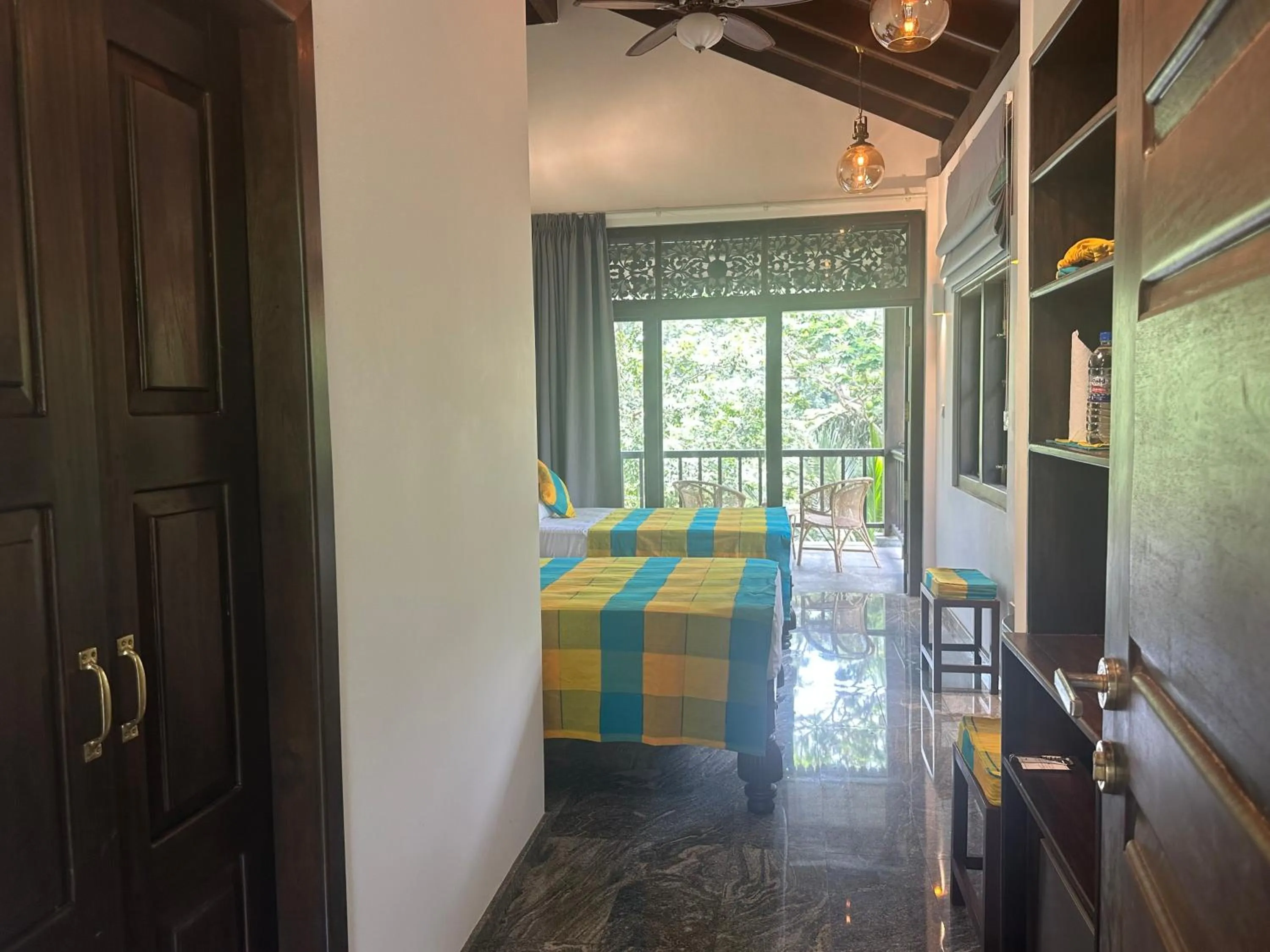 Photo of the whole room, Bed in Niyagama House