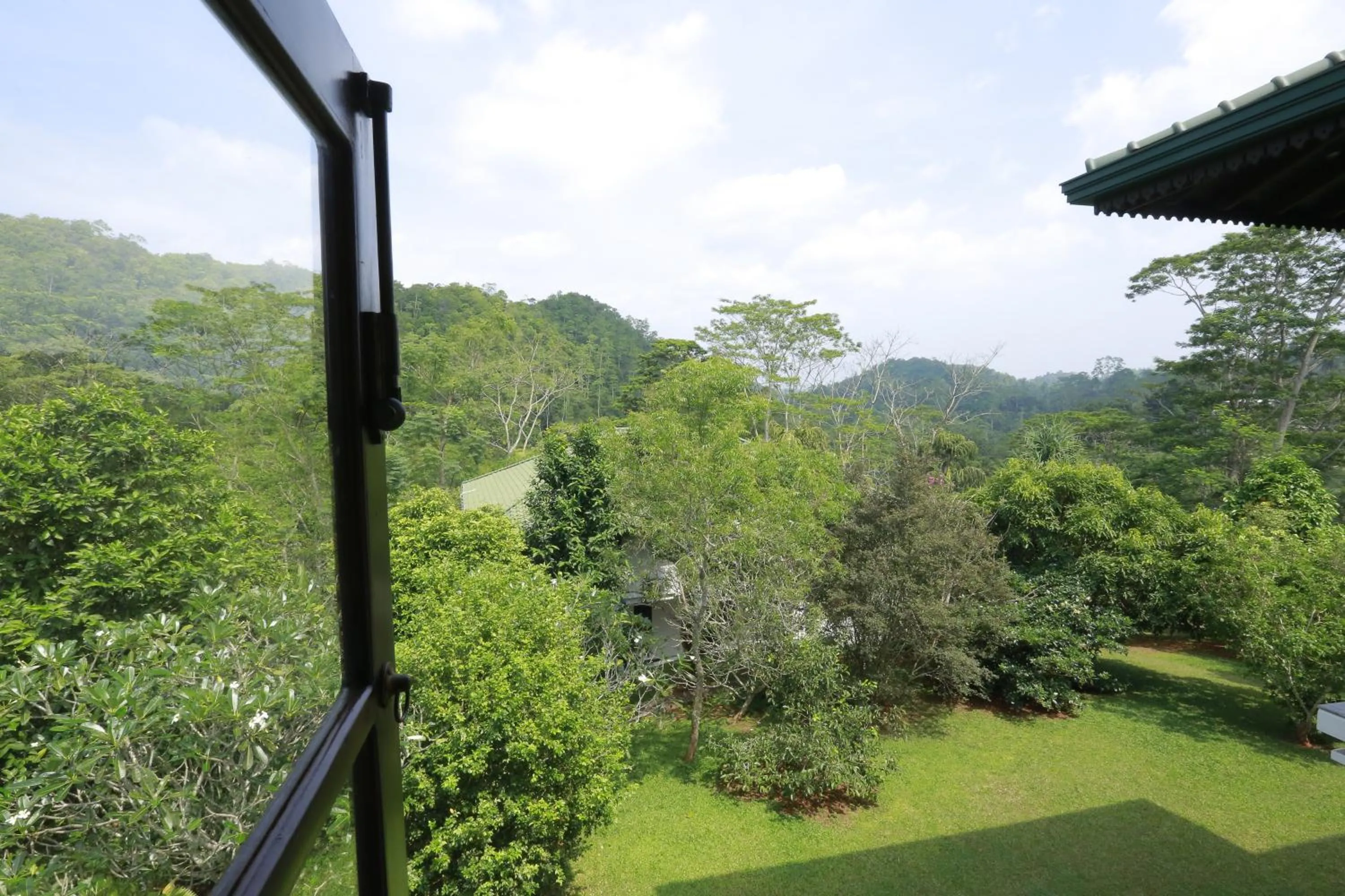 Mountain view in Niyagama House