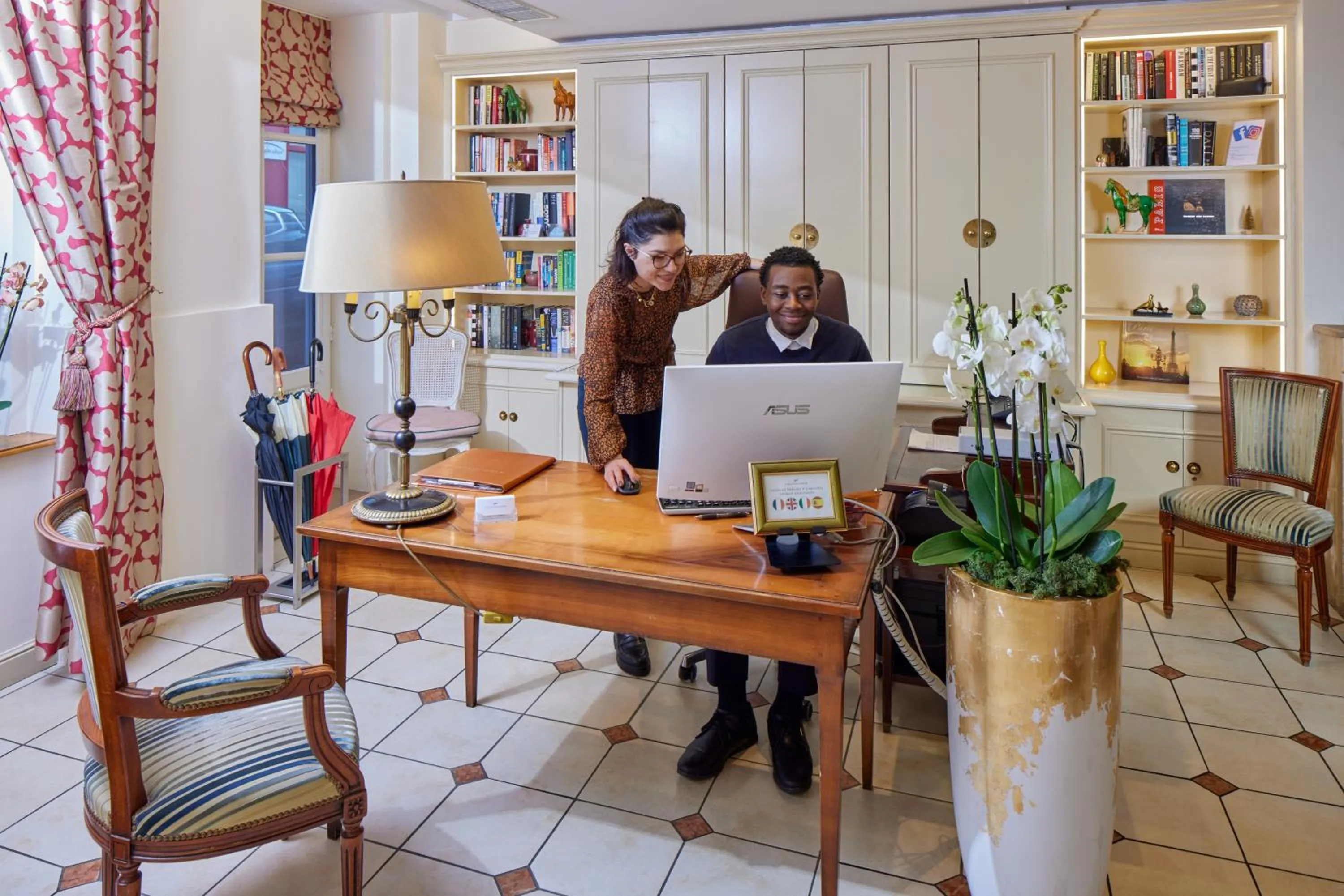 Staff in Le Relais Montmartre