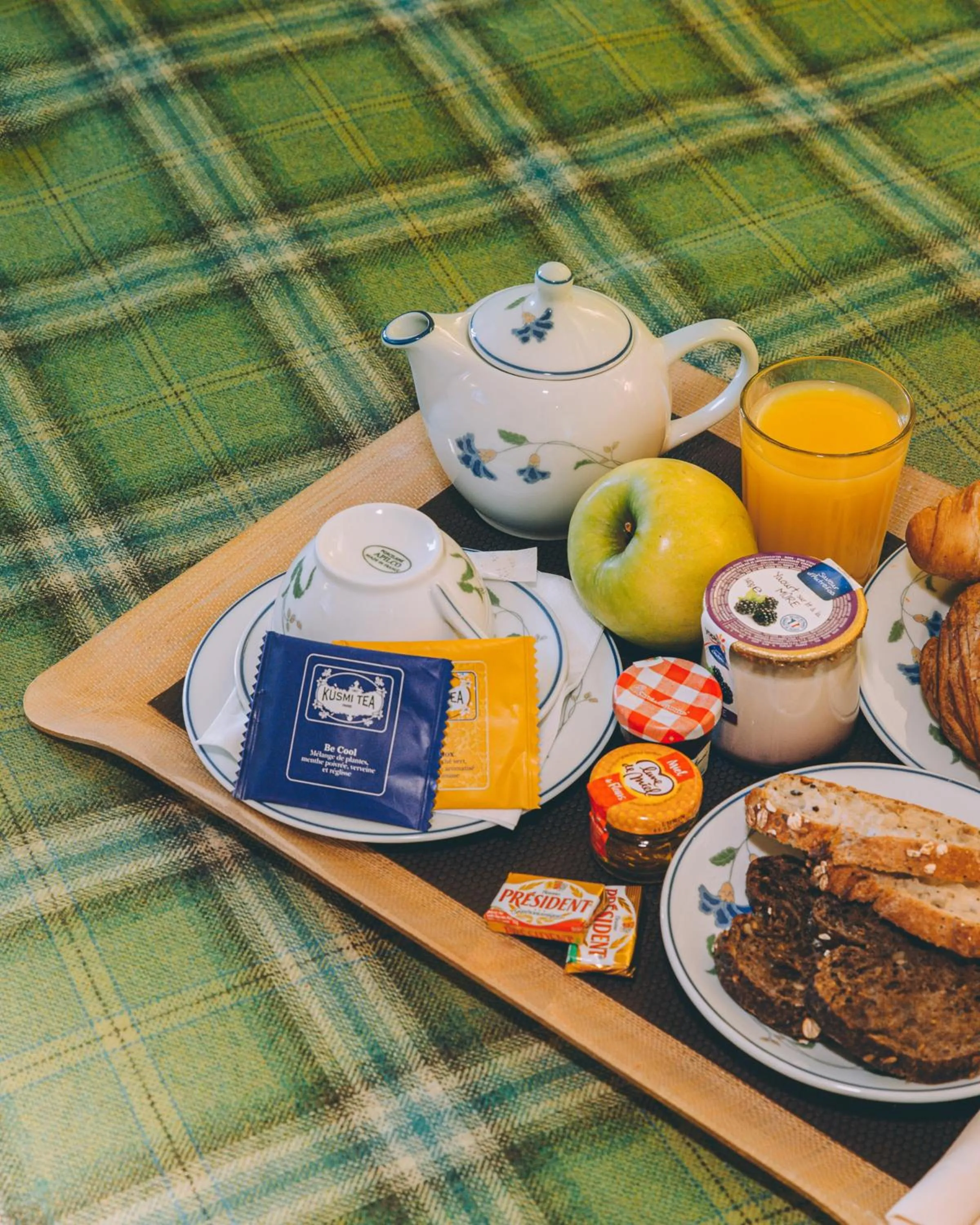 Food and drinks in Le Relais Montmartre