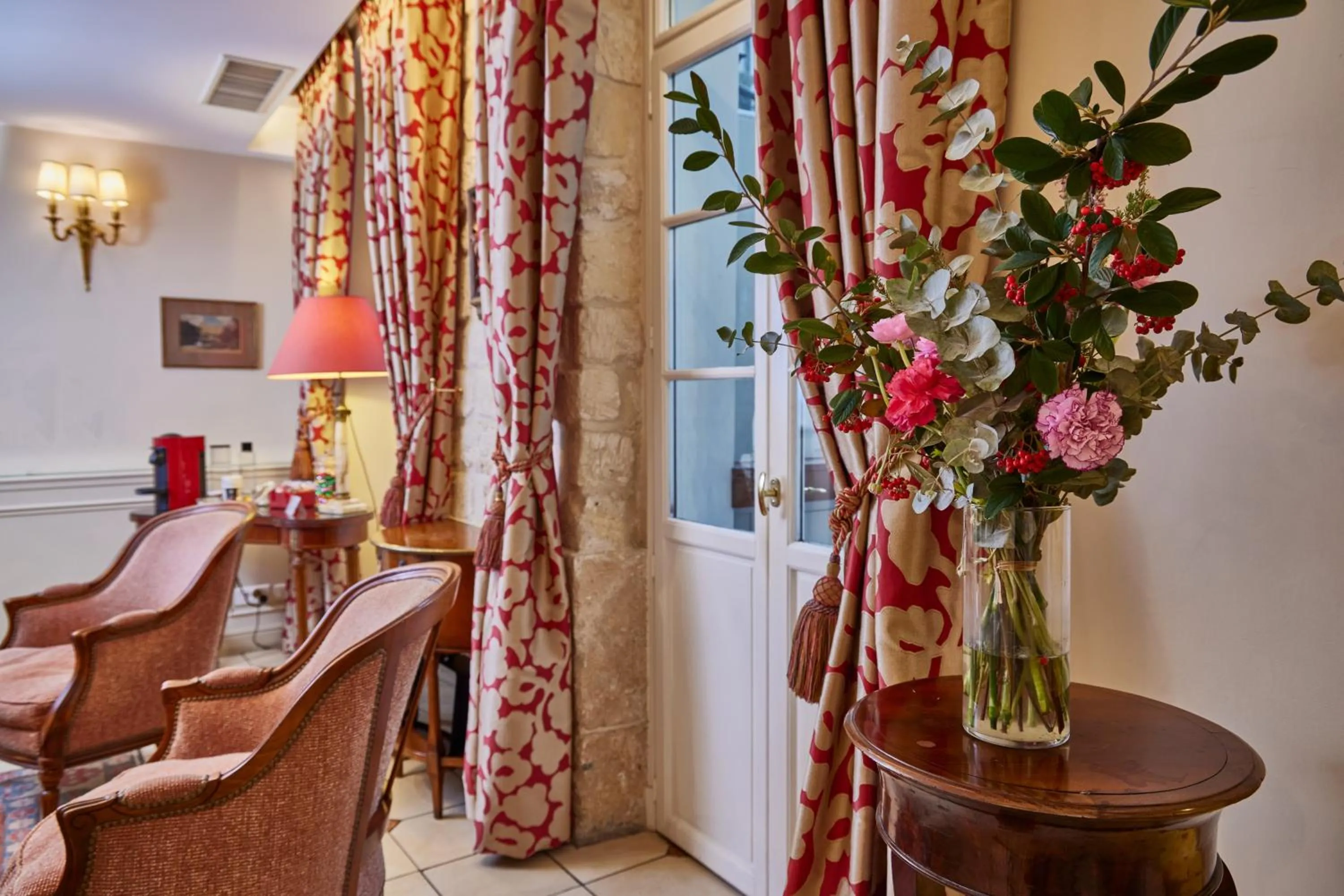 Decorative detail in Le Relais Montmartre