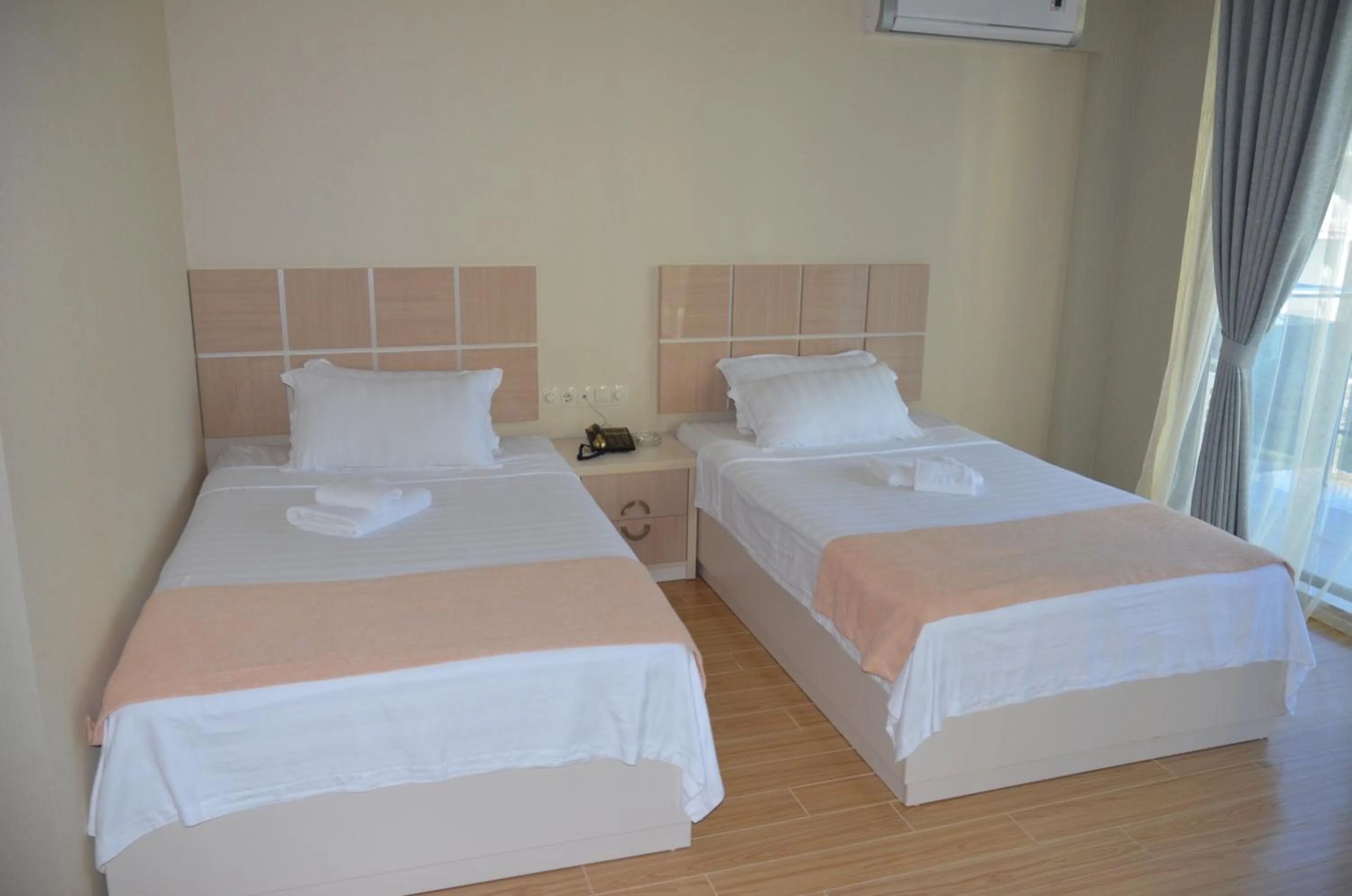 Bedroom, Bed in Legacy Hotel