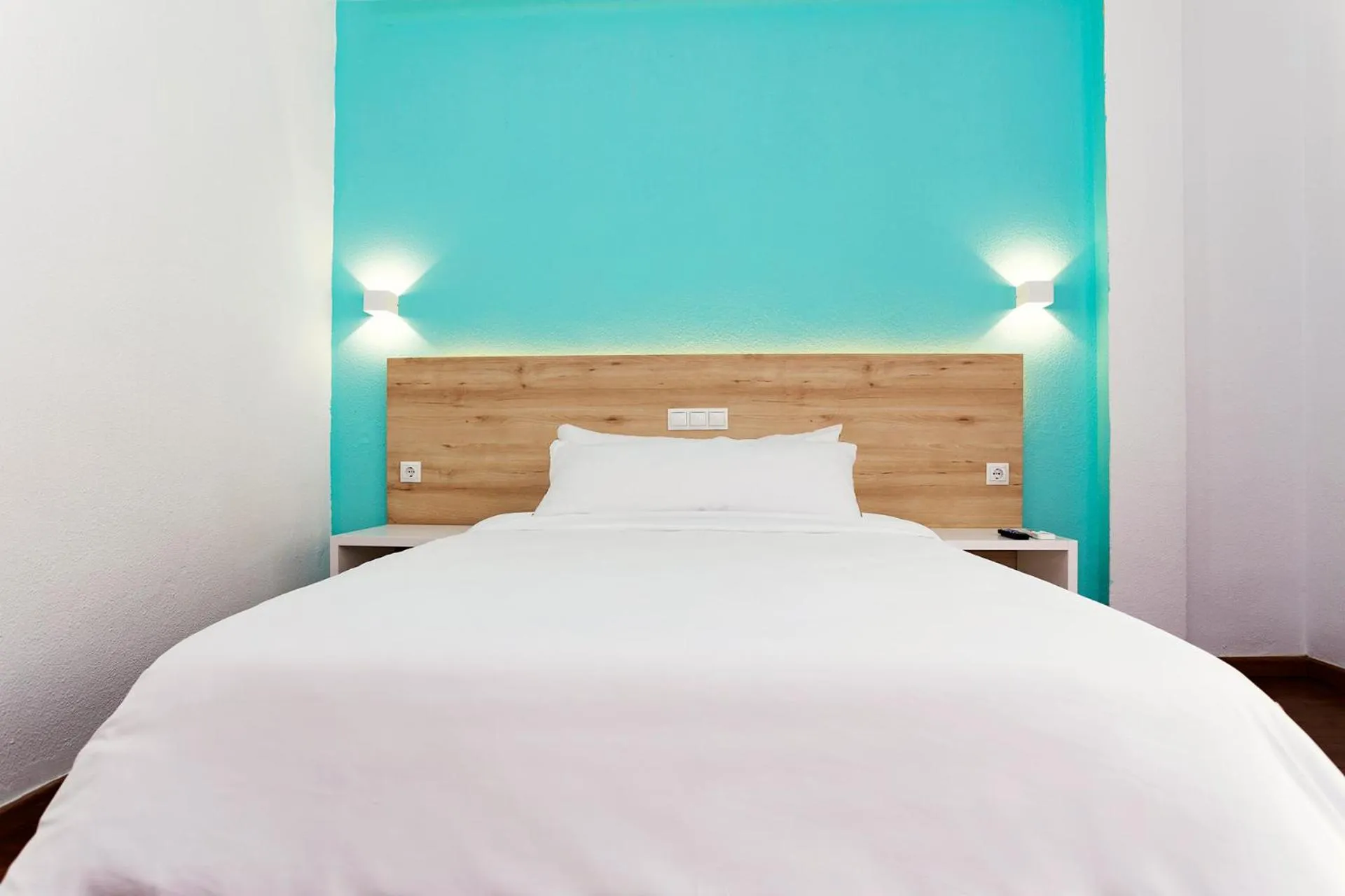 Bed in Hotel Torremolinos Centro by Croma