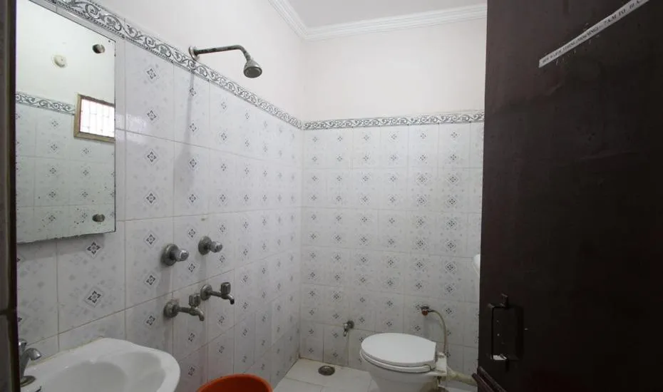 Bathroom in Hotel Ajay International