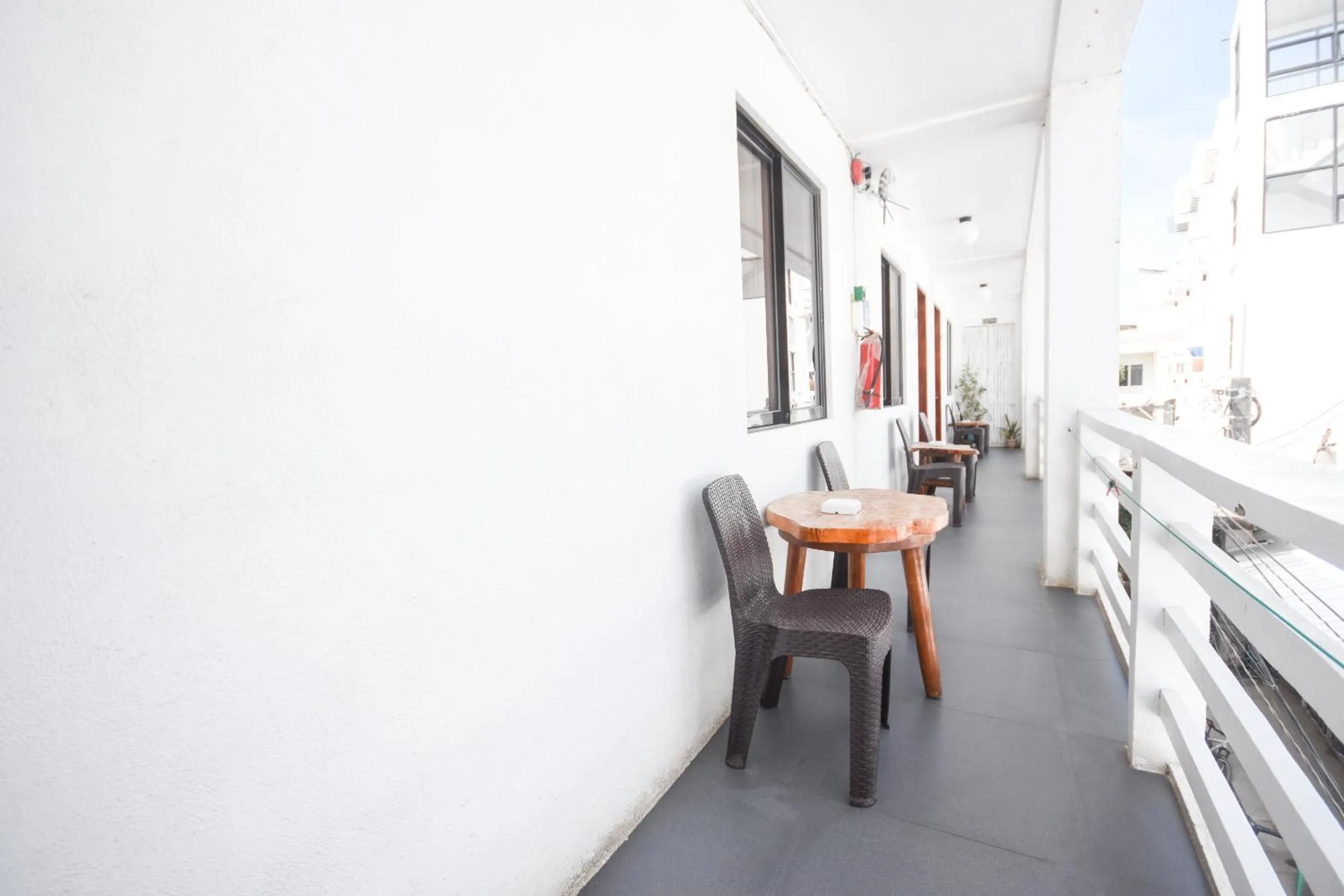 Deluxe Royal Blue Queen Room in 8 Colors Beach House Resort