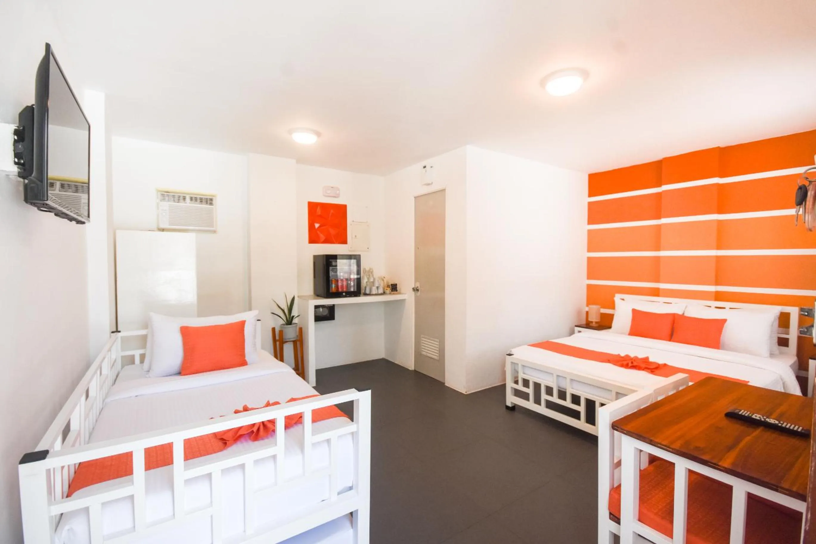 Studio Triple Orange Room in 8 Colors Beach House Resort