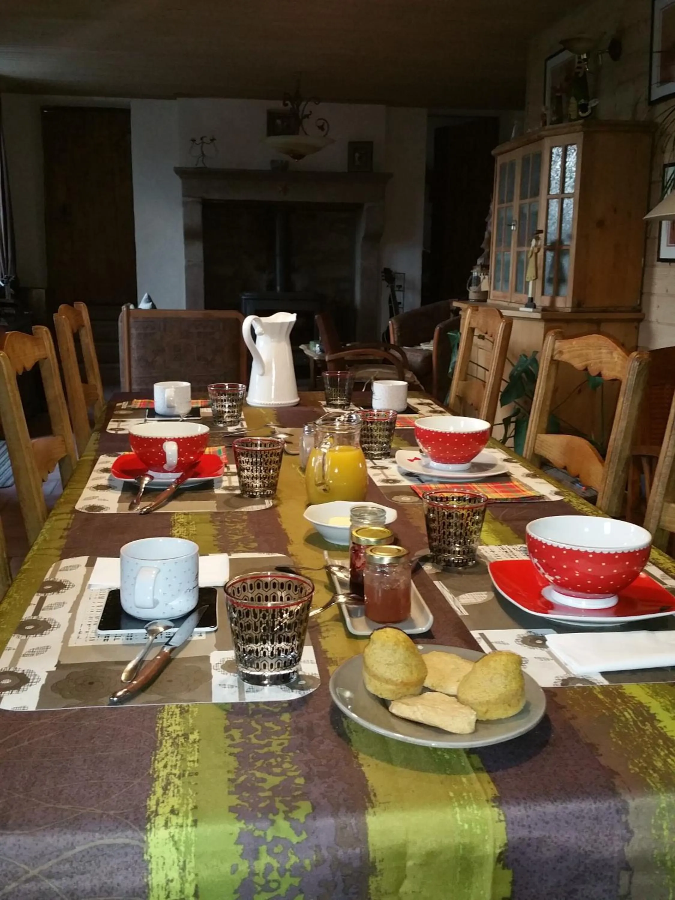 Breakfast in Chambres d'Hôtes Le Plessis à Broye