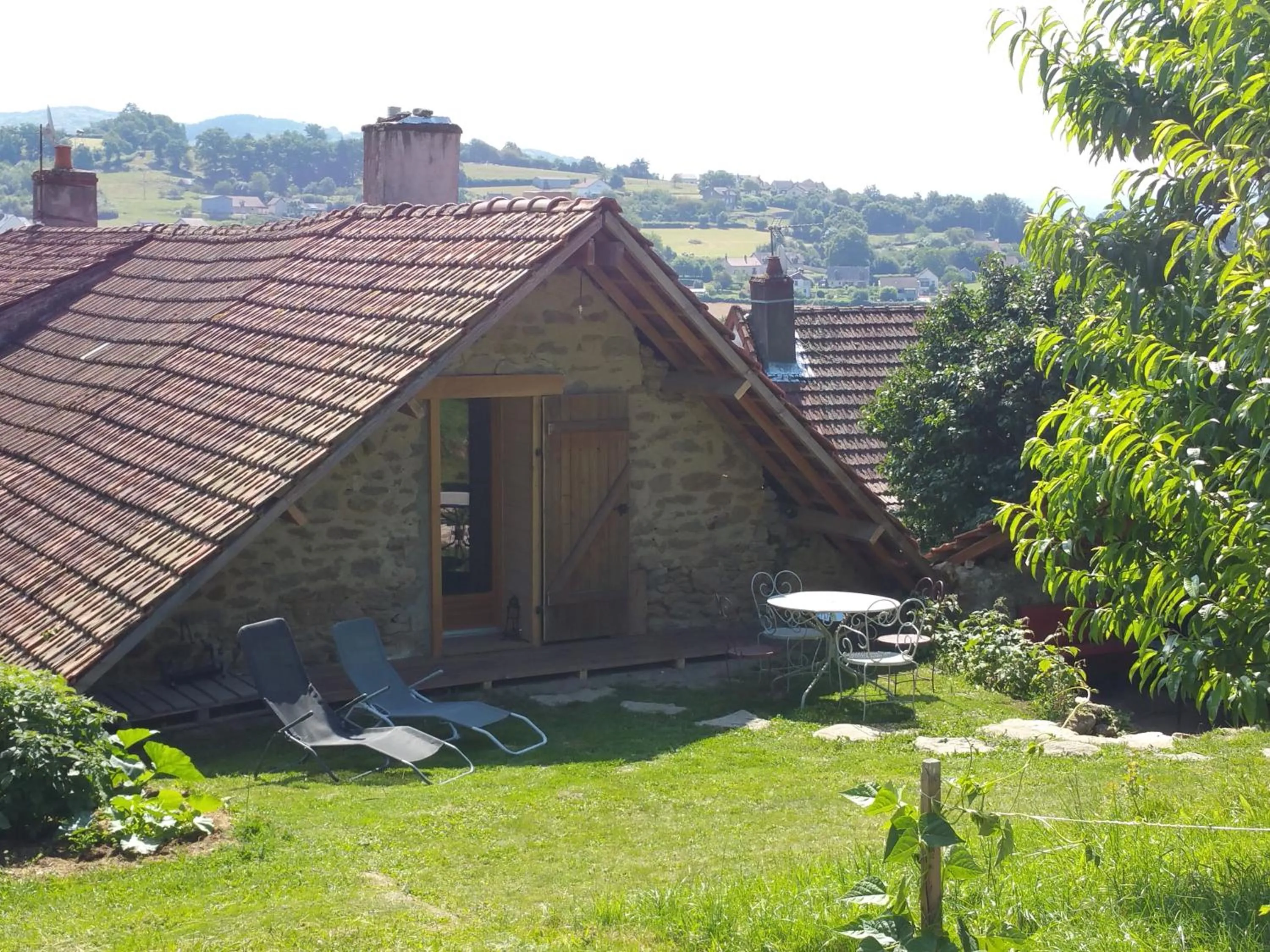 Garden in Chambres d'Hôtes Le Plessis à Broye
