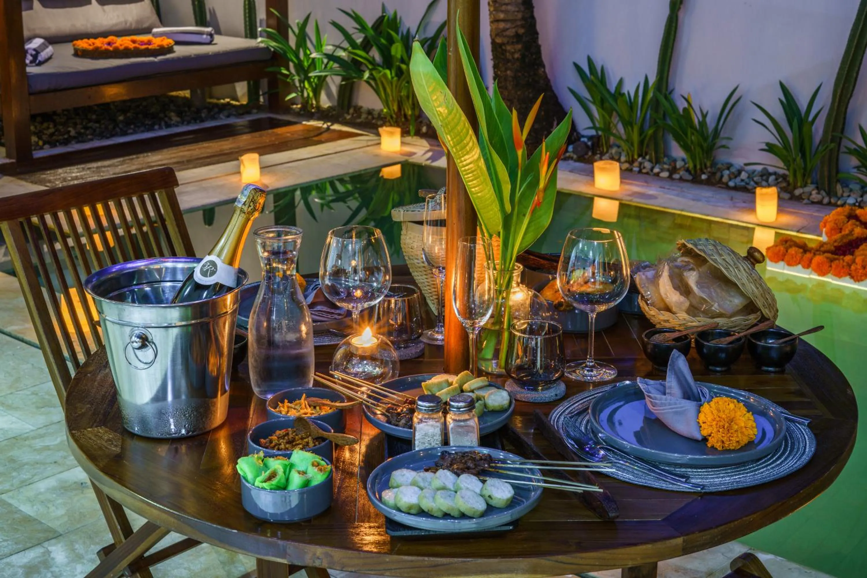 Food and drinks in Anema Villa Seminyak