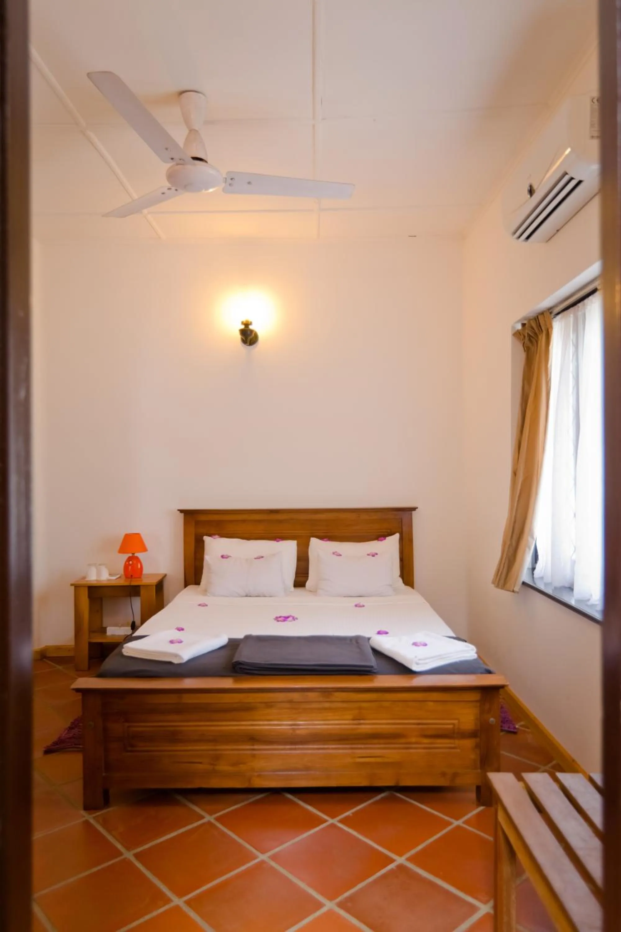 Bed in Clove Garden Kandy