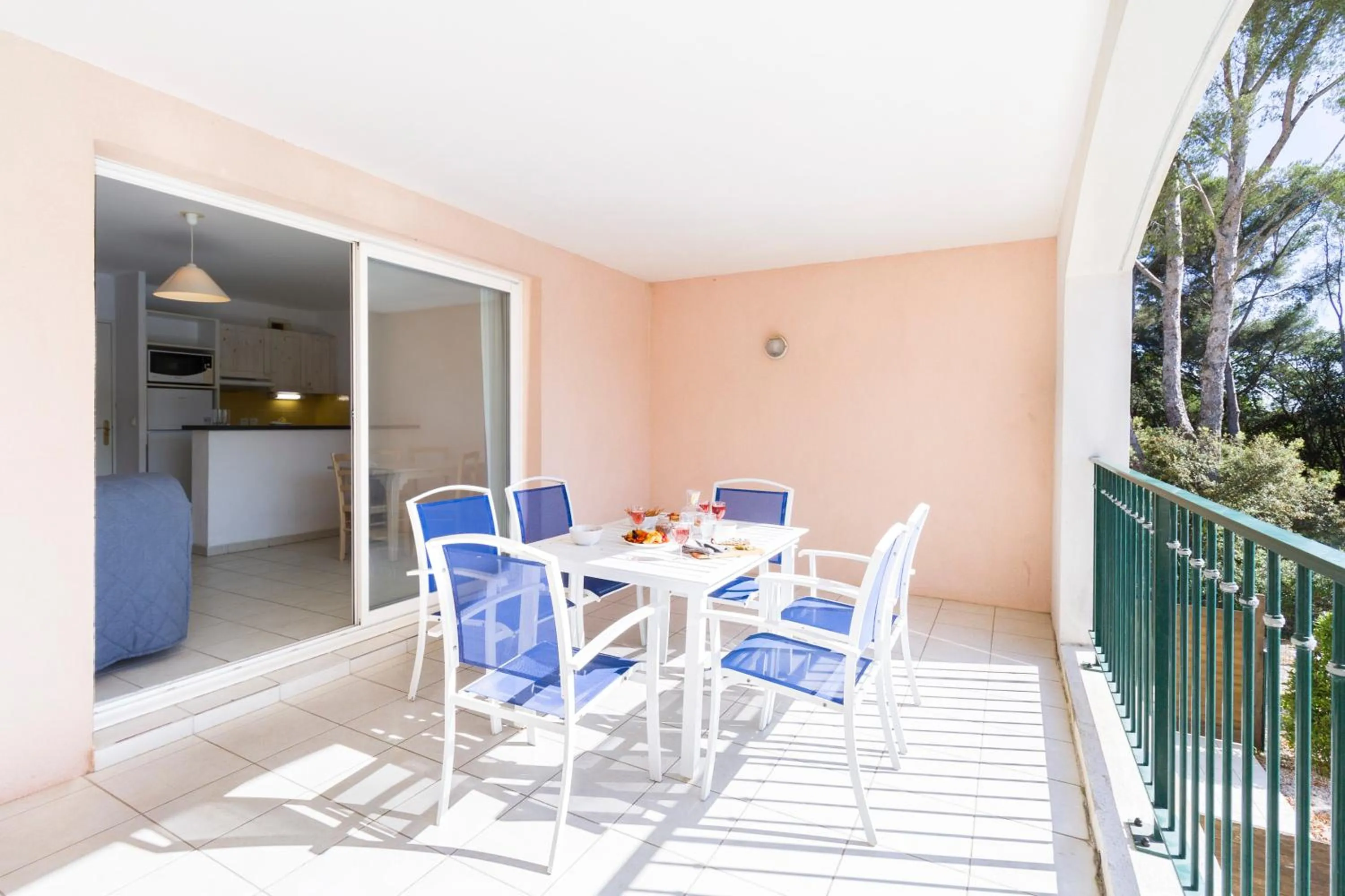 Patio in Garden & City Six-Fours-les-Plages