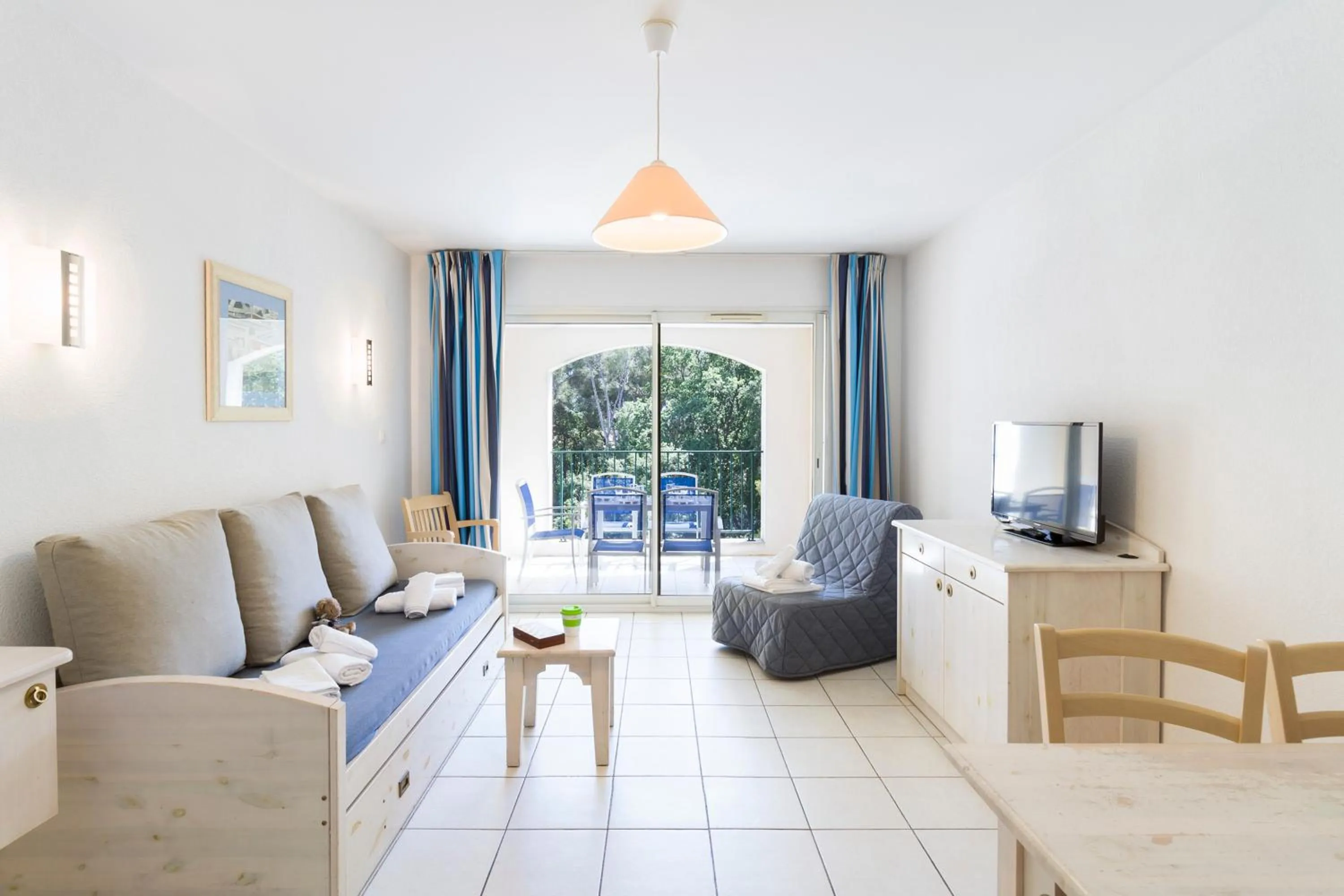 Living room in Garden & City Six-Fours-les-Plages