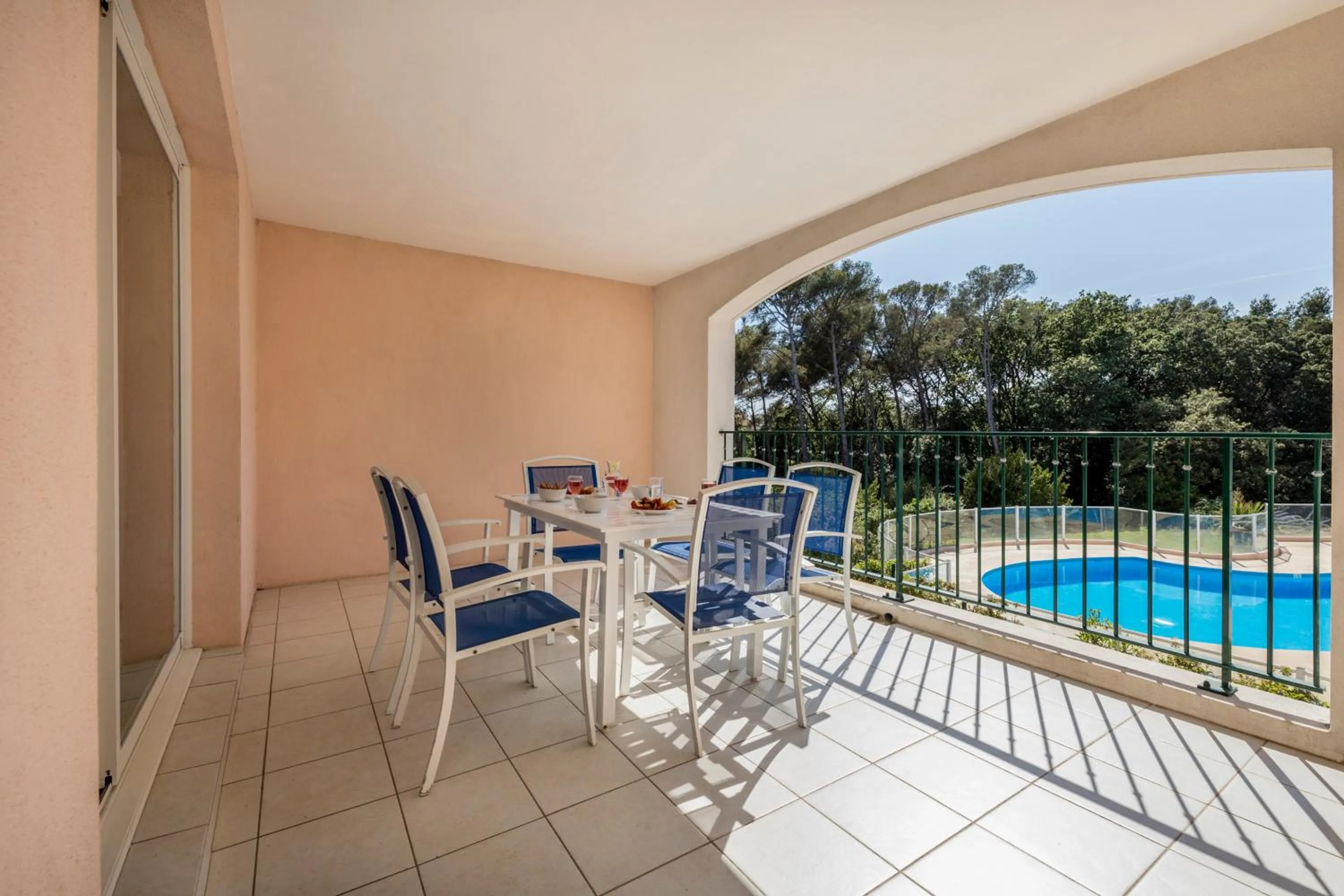 Patio in Garden & City Six-Fours-les-Plages