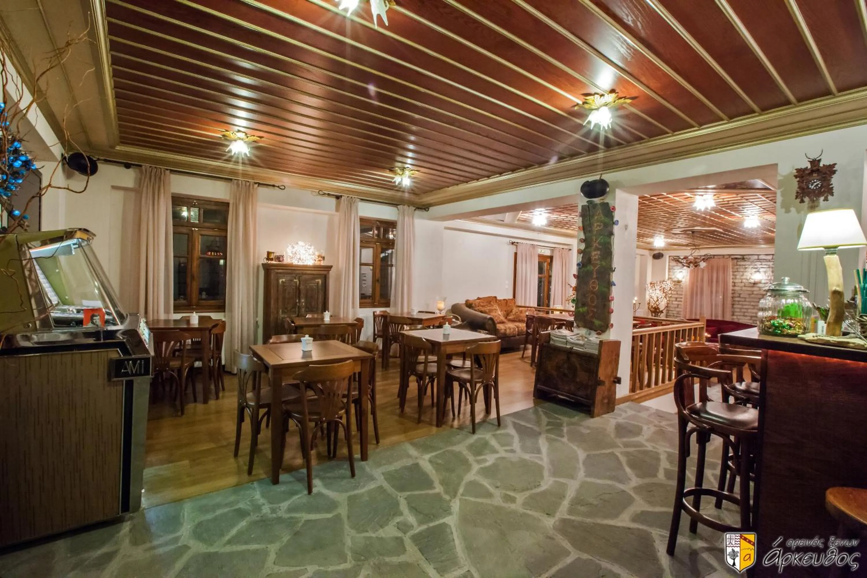 Lounge or bar in Arkefthos Mountain Hotel