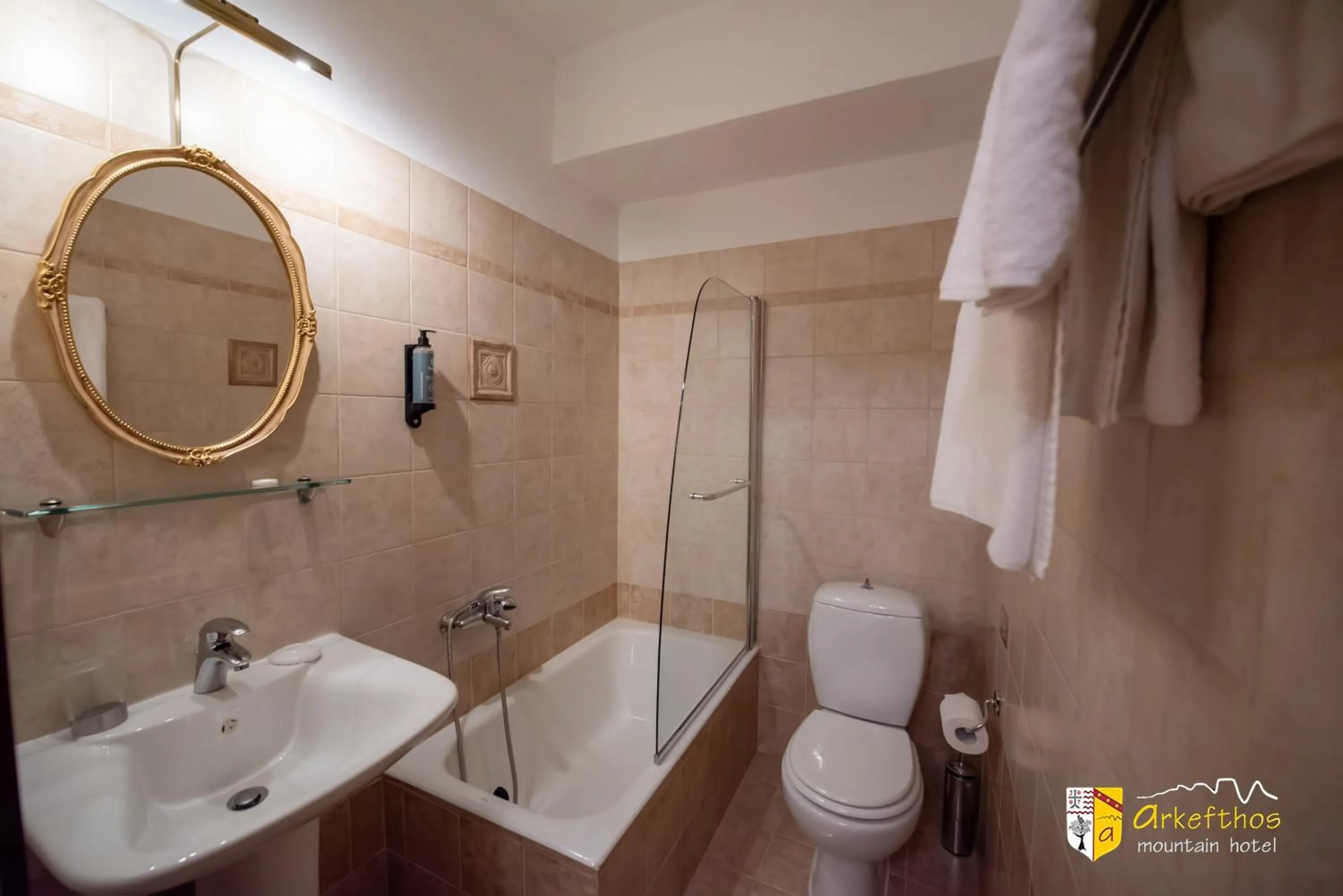 Bathroom in Arkefthos Mountain Hotel