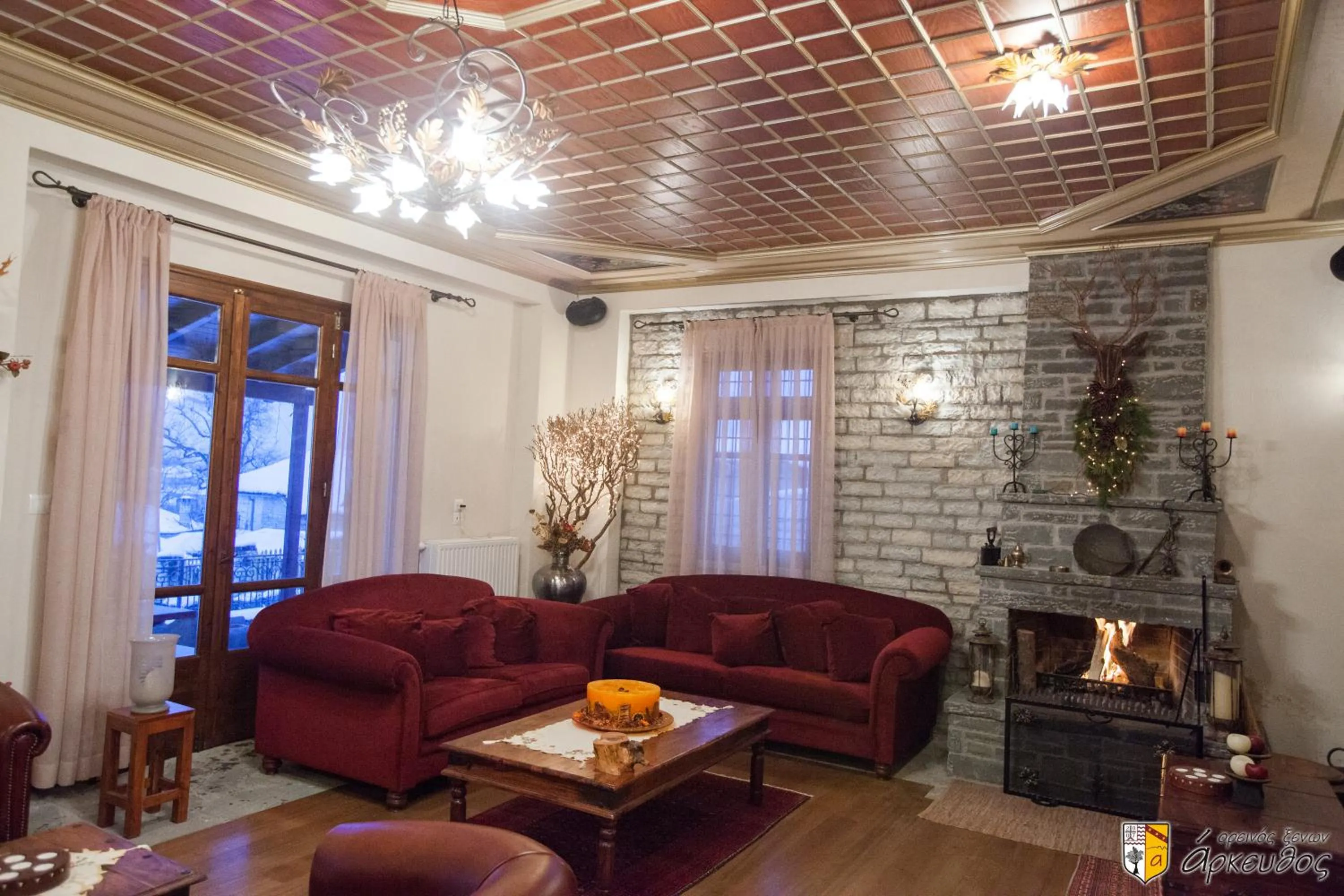 Living room in Arkefthos Mountain Hotel